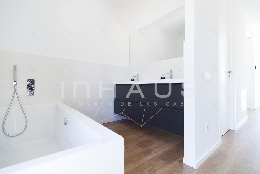 巴塞罗那简约现代模块化别墅-2