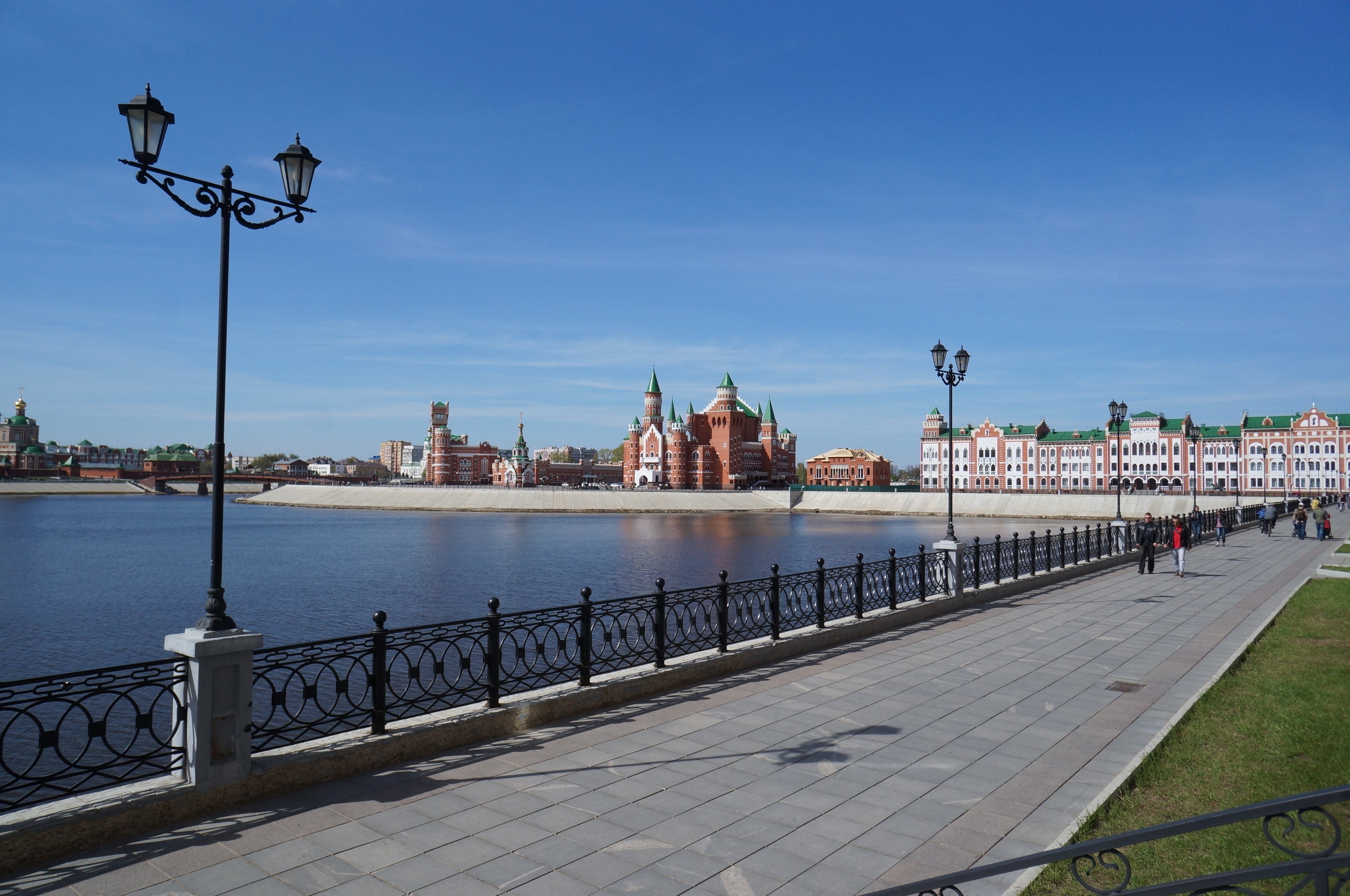 多样街头柱设计展现城市魅力-22