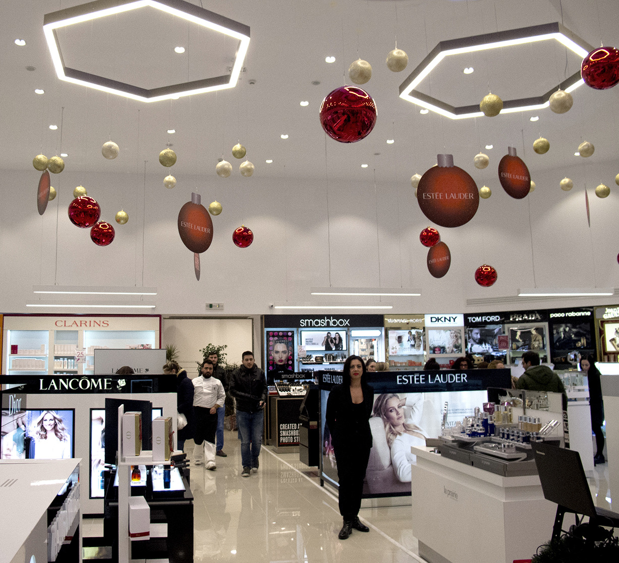 2016 年完成的化妆品多商店购物中心设计-8