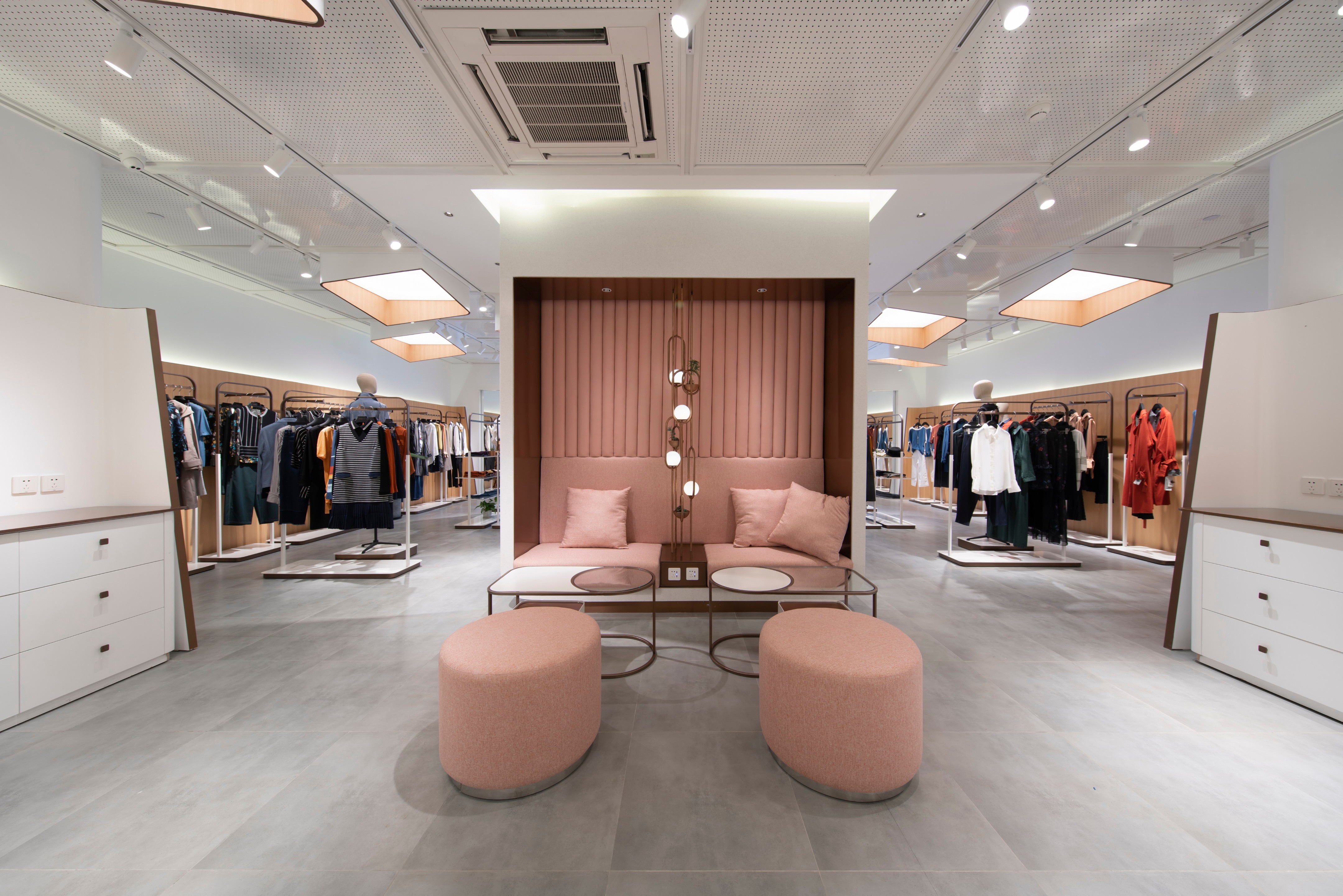 "年妞家"与"甲鼎"女性品牌旗舰概念店-1