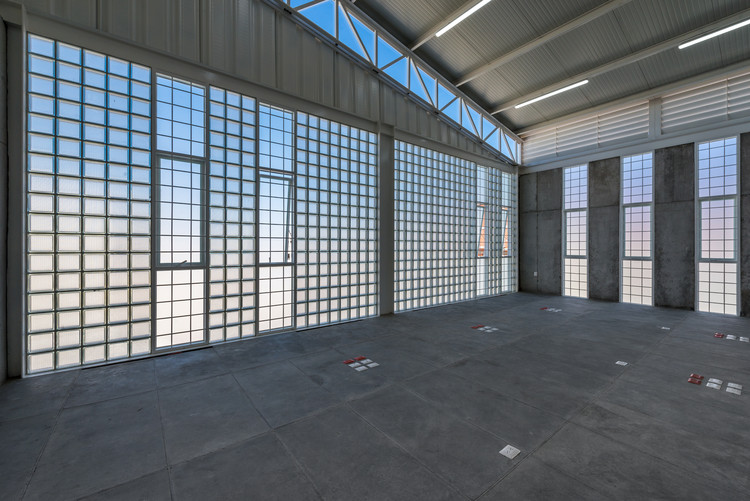 墨西哥 RX 工厂,混凝土与金属的工业风设计-20