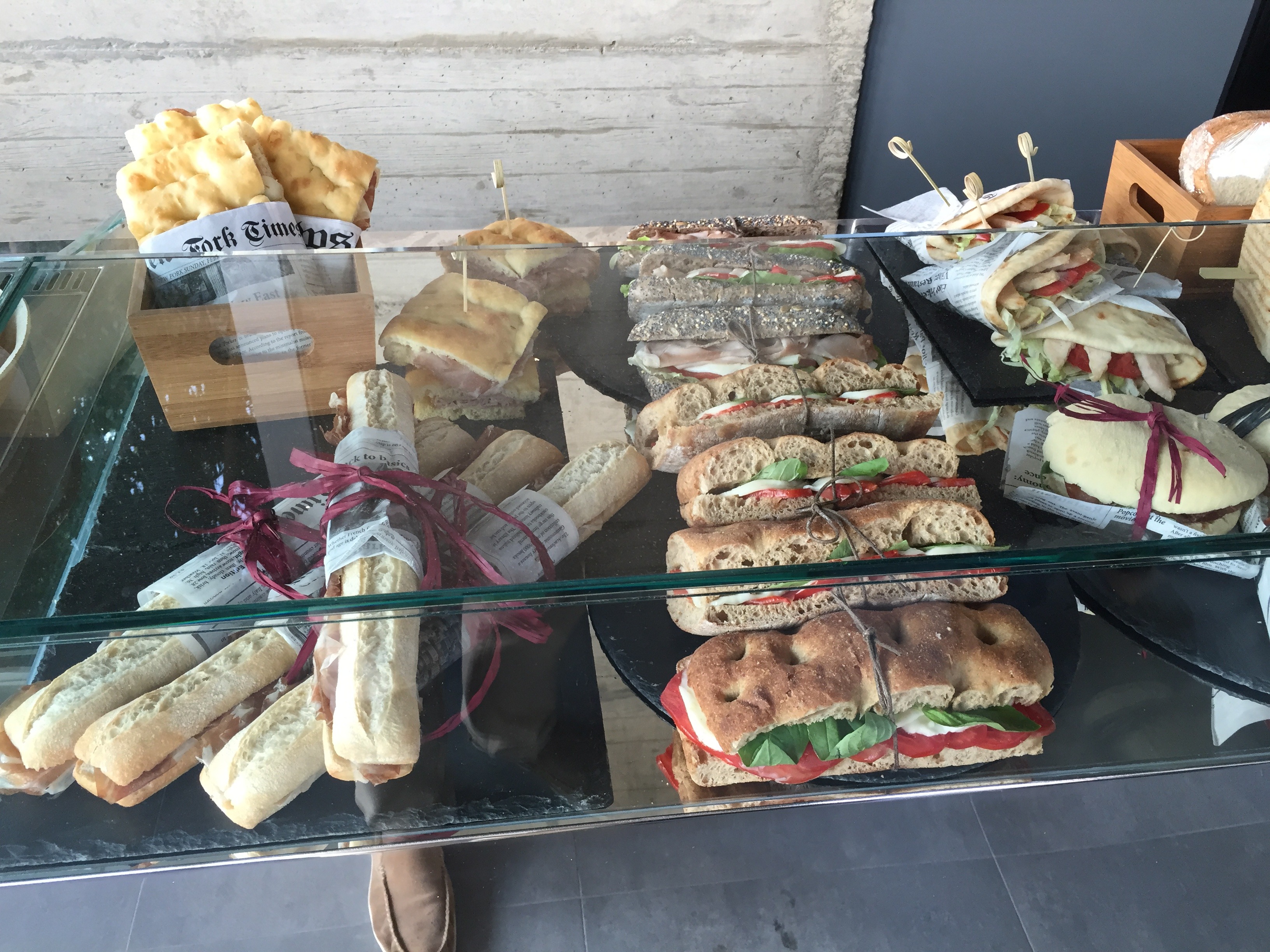 2015 年完成的 Palapa 项目,将工业遗址改造为时尚咖啡馆-42