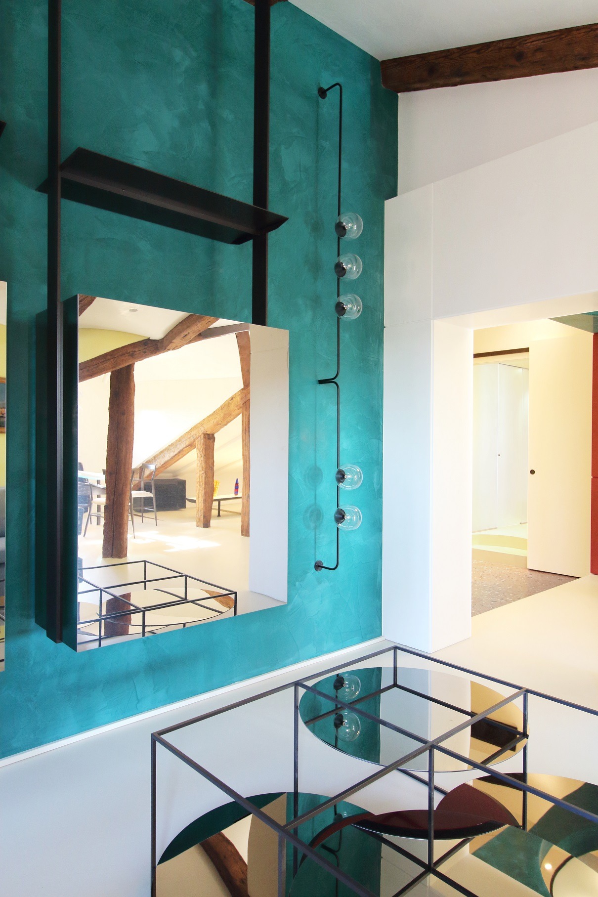 威尼斯运河旁独具匠心的公寓设计-8