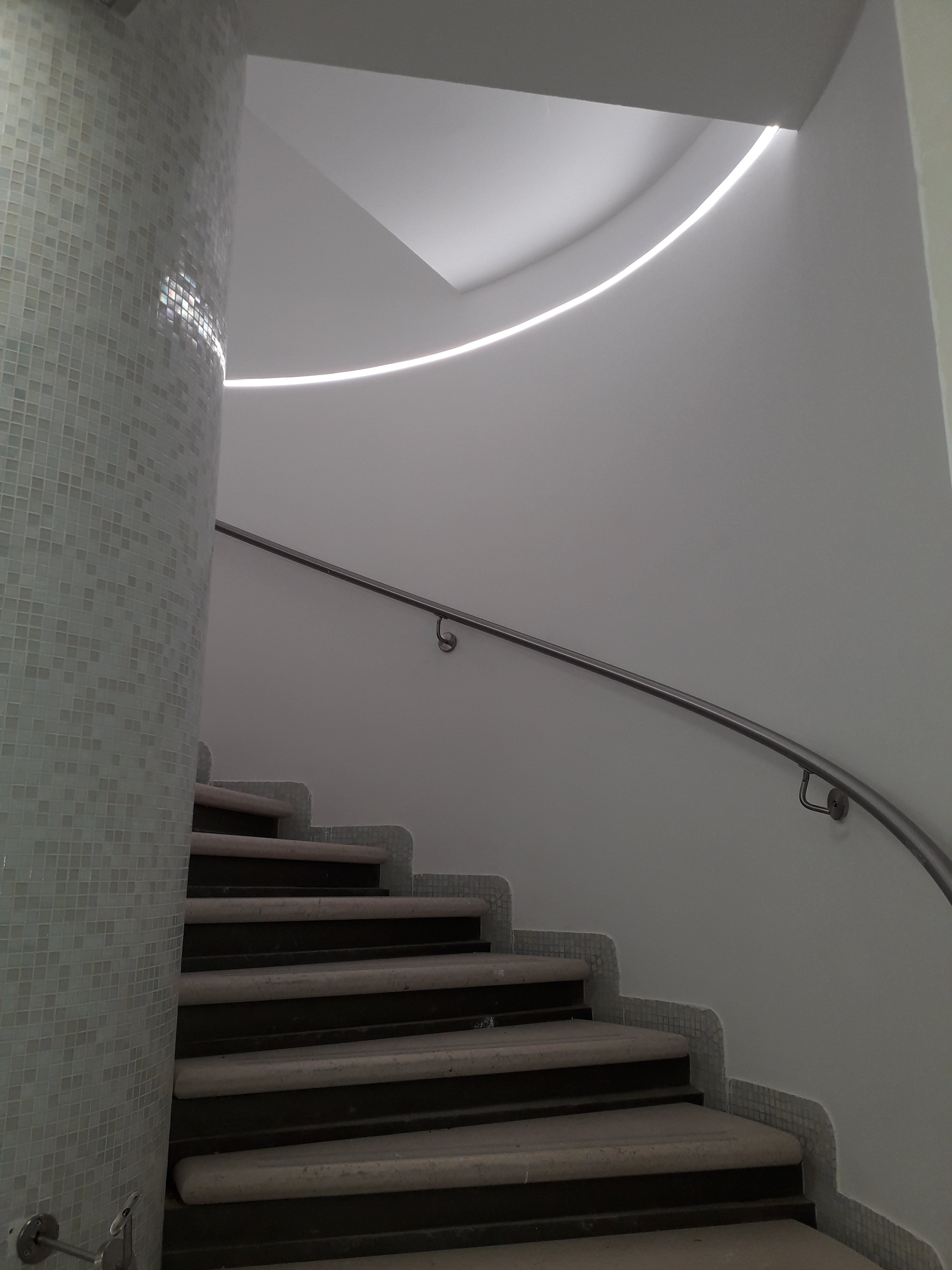 运动服饰专卖店设计-13