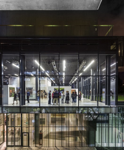 波哥大杰弗里亚大学艺术学院新建筑,城市与自然交融-46