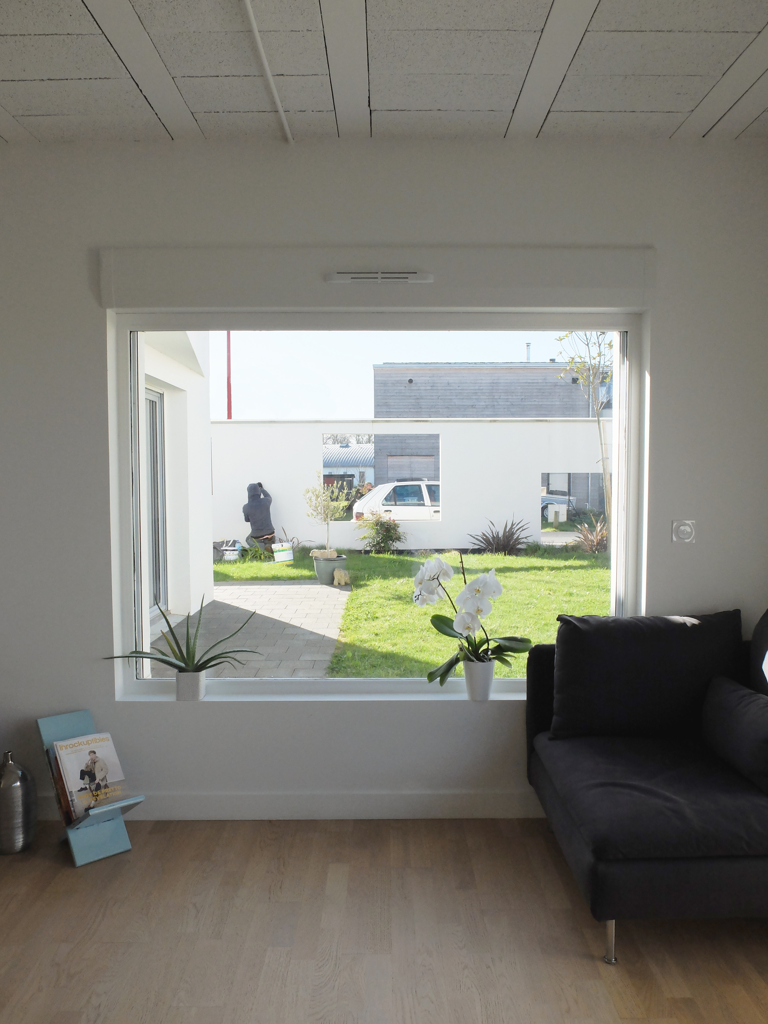 现代简约家居，光影与隐私的和谐共生-18