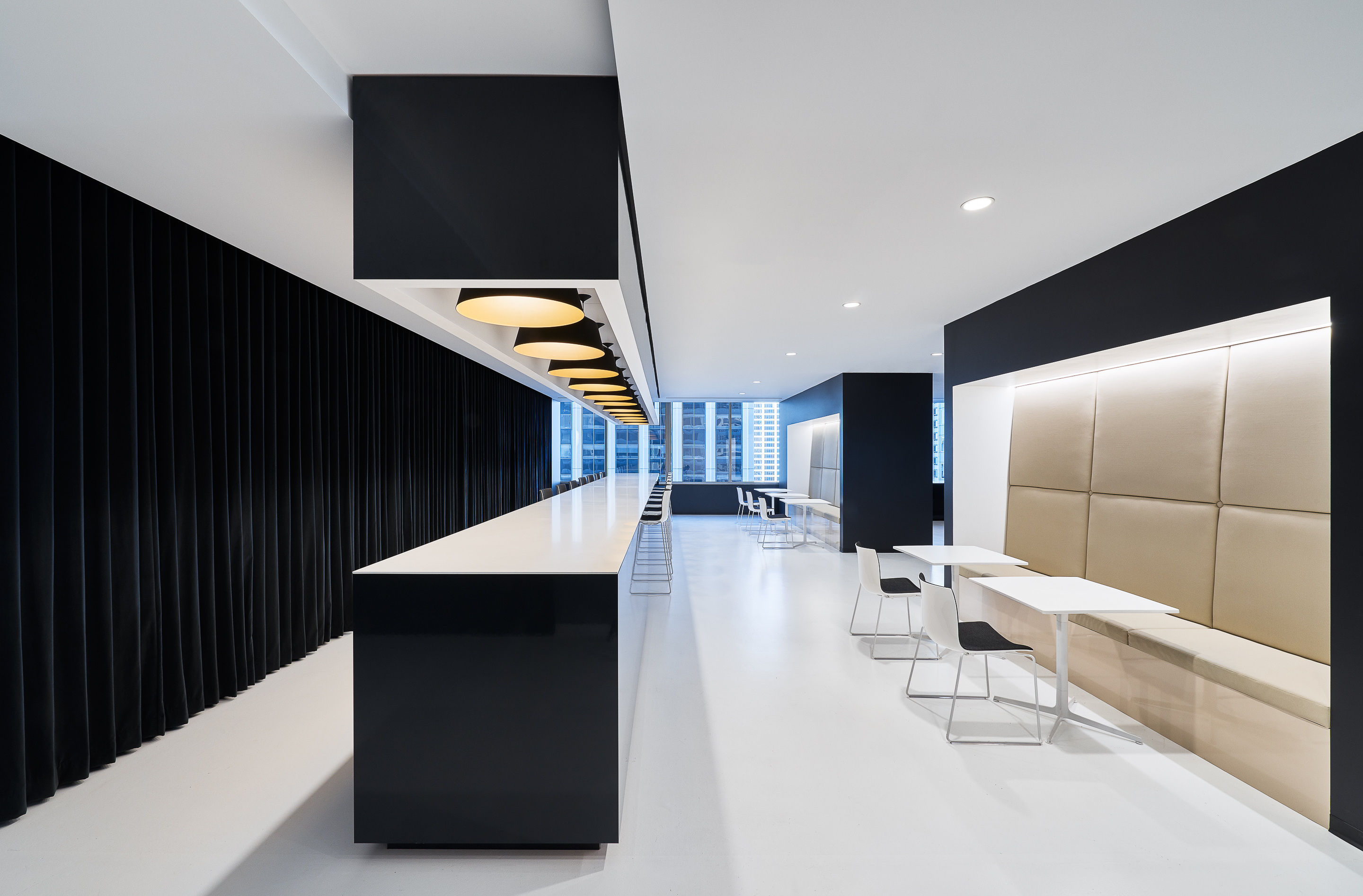 Kendo 孵化器办公室设计,色彩与轻奢的视觉盛宴-9