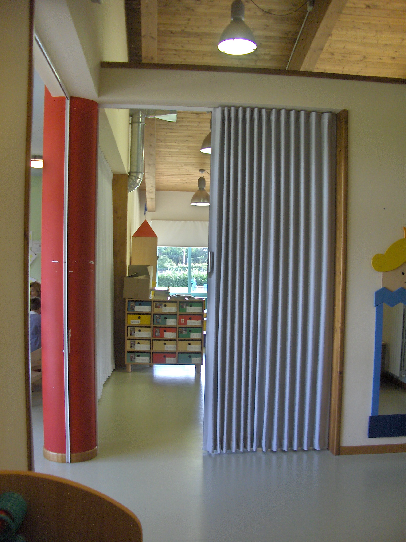 校园防火抗菌分隔神器 · 折叠门应用实例-4