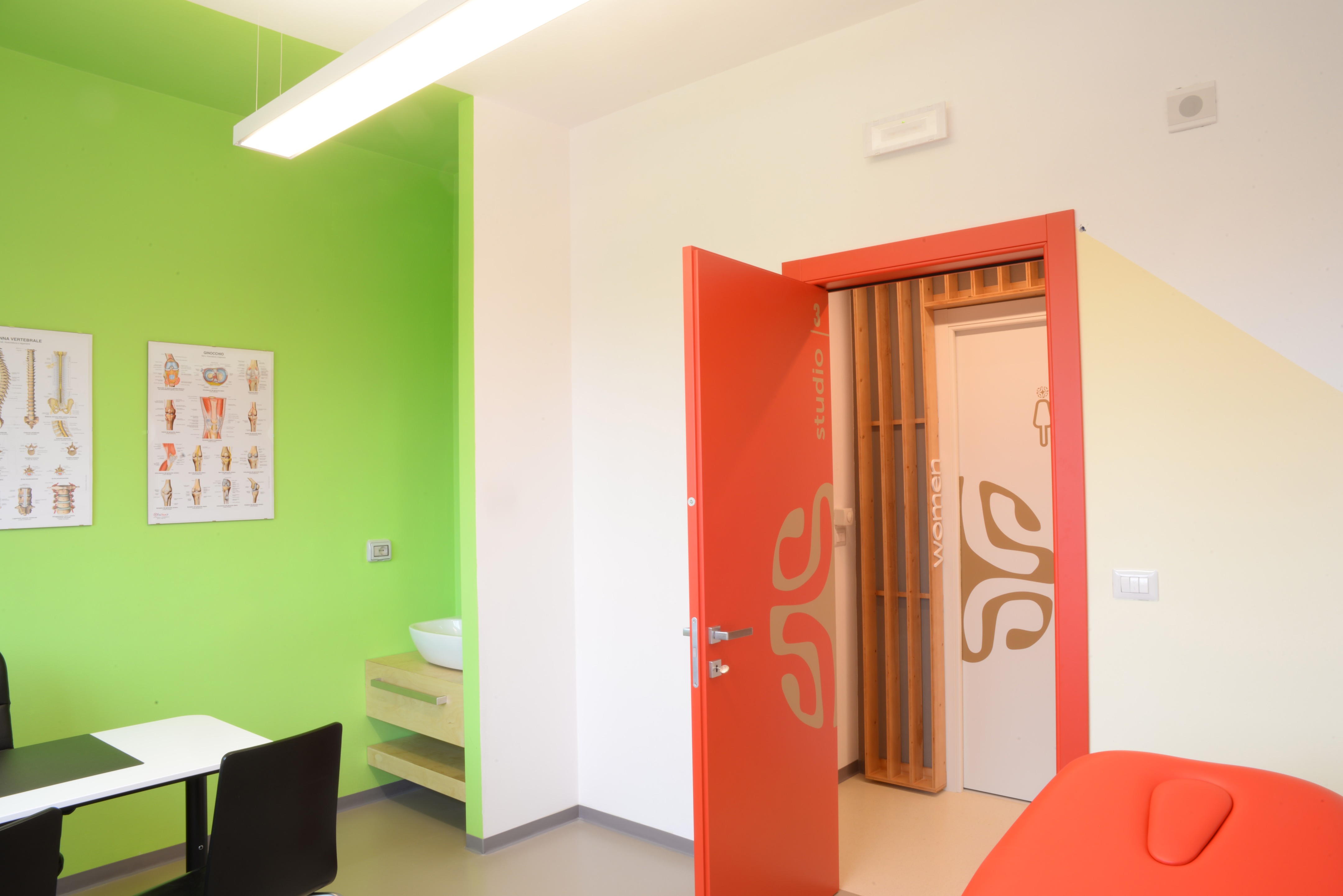 和谐均衡 | 多功能运动医疗中心设计-19