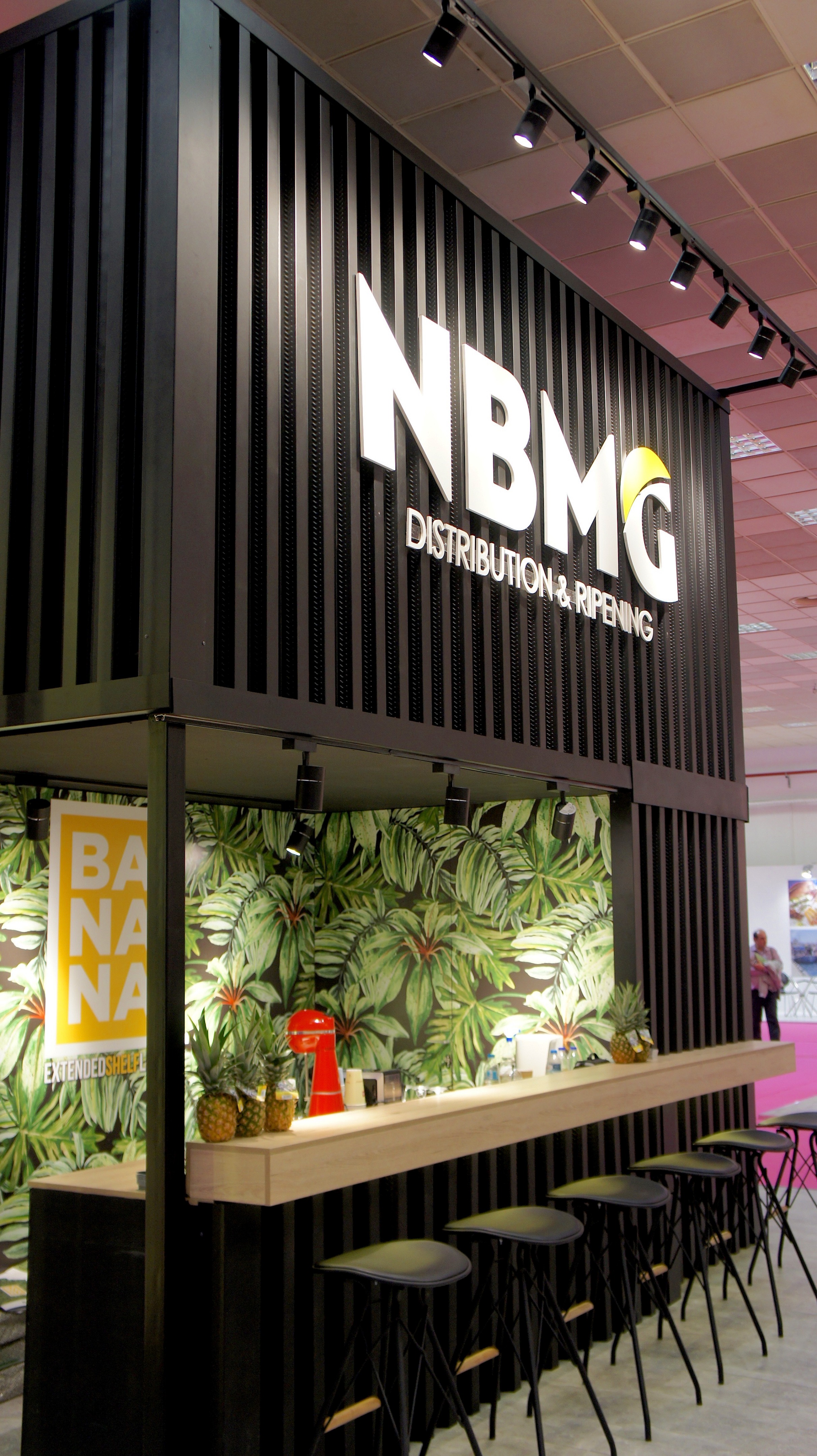 2018 年完成的垂直花园墙展览设计-2