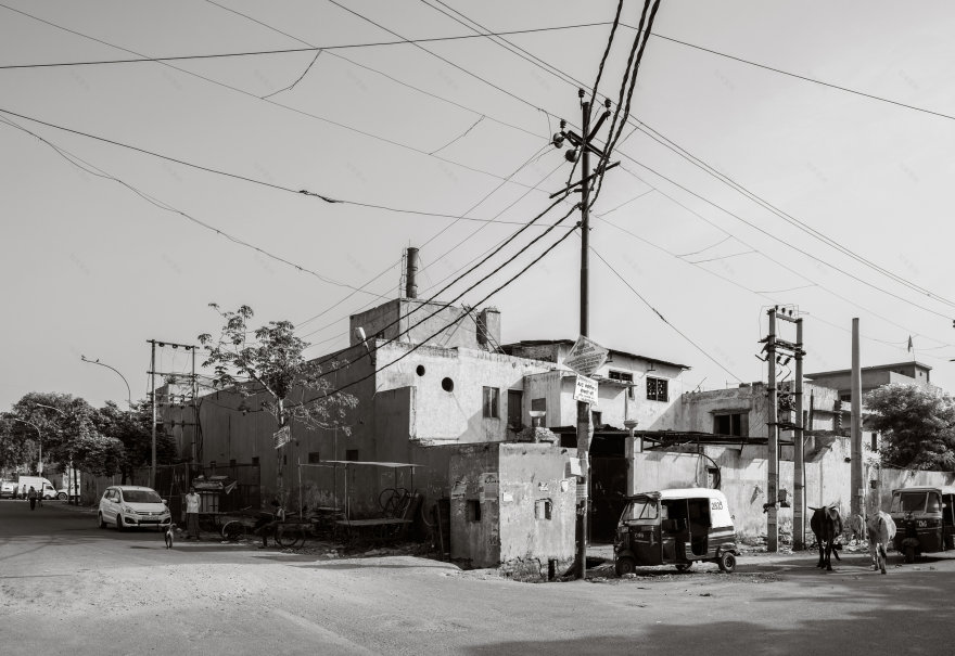 旧工厂变身为学校的设计奇迹-0