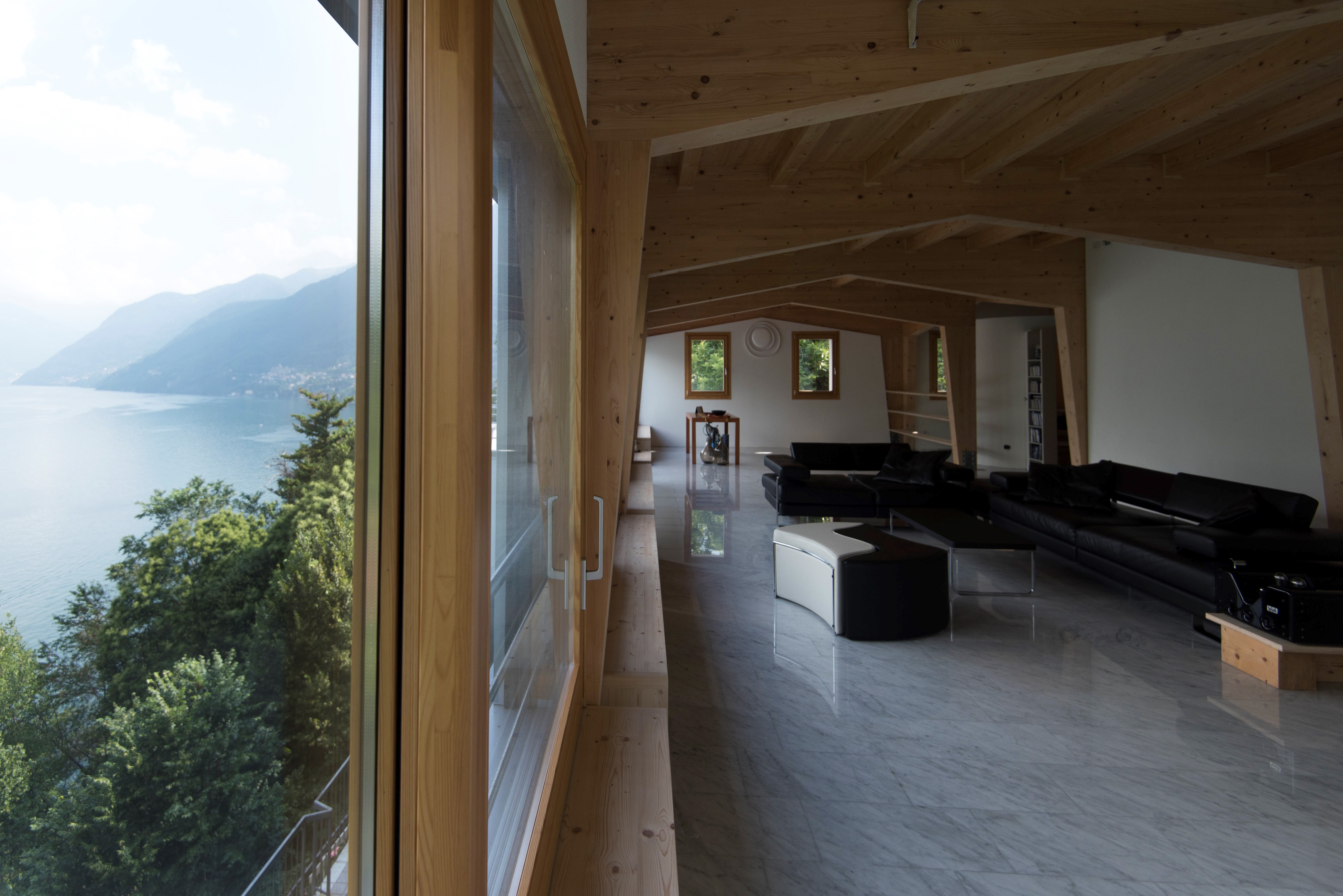 穿越门户的单家庭住宅-4