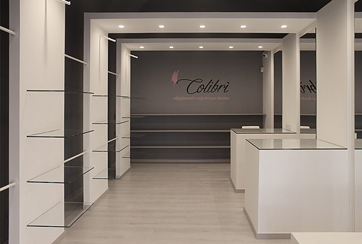 儿童服饰店“Colibrì”的简约设计-0