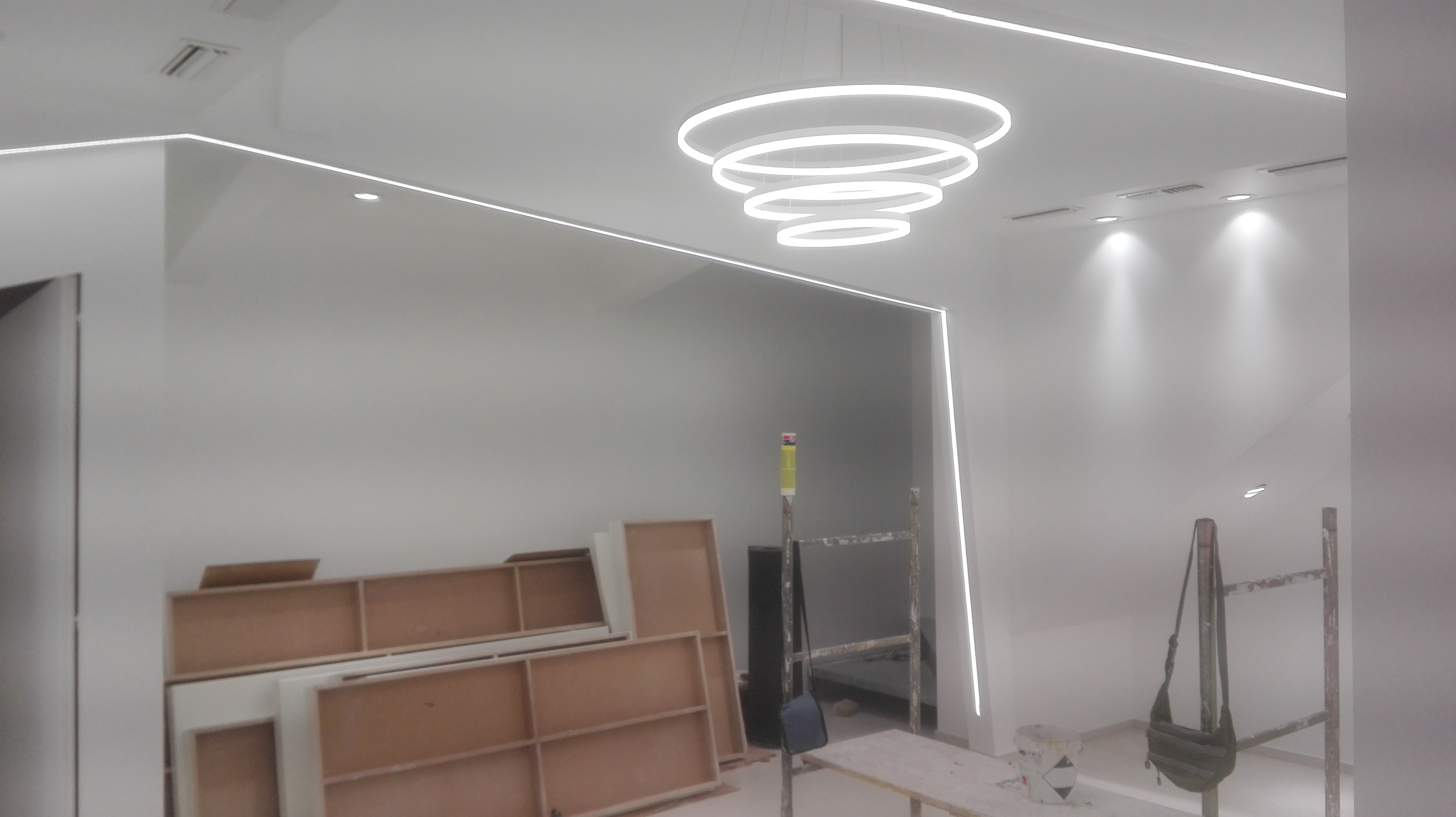 破碎线条与光束的完美结合-12