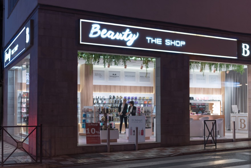 精致香氛护肤品店的永恒魅力-44