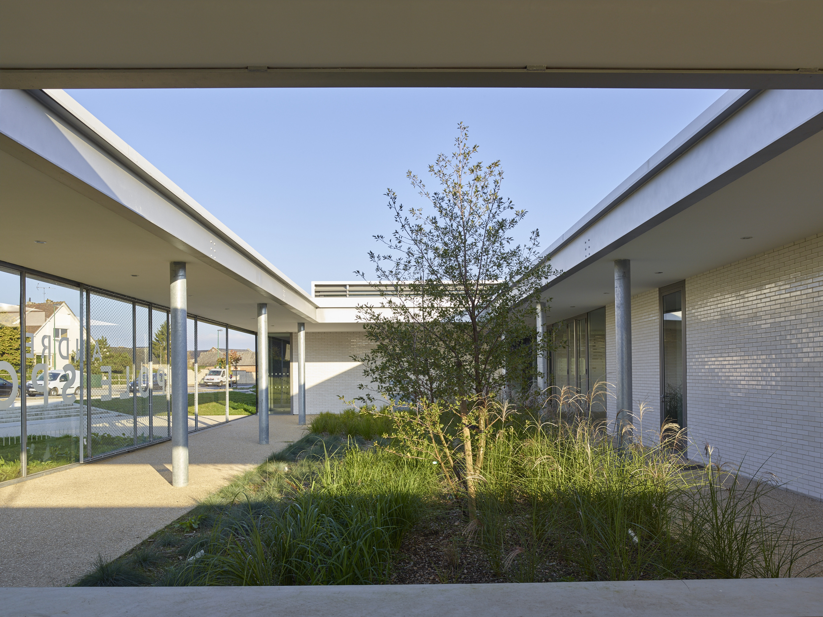 运动之殿 · 诺布尔地区共同体多功能体育中心-9