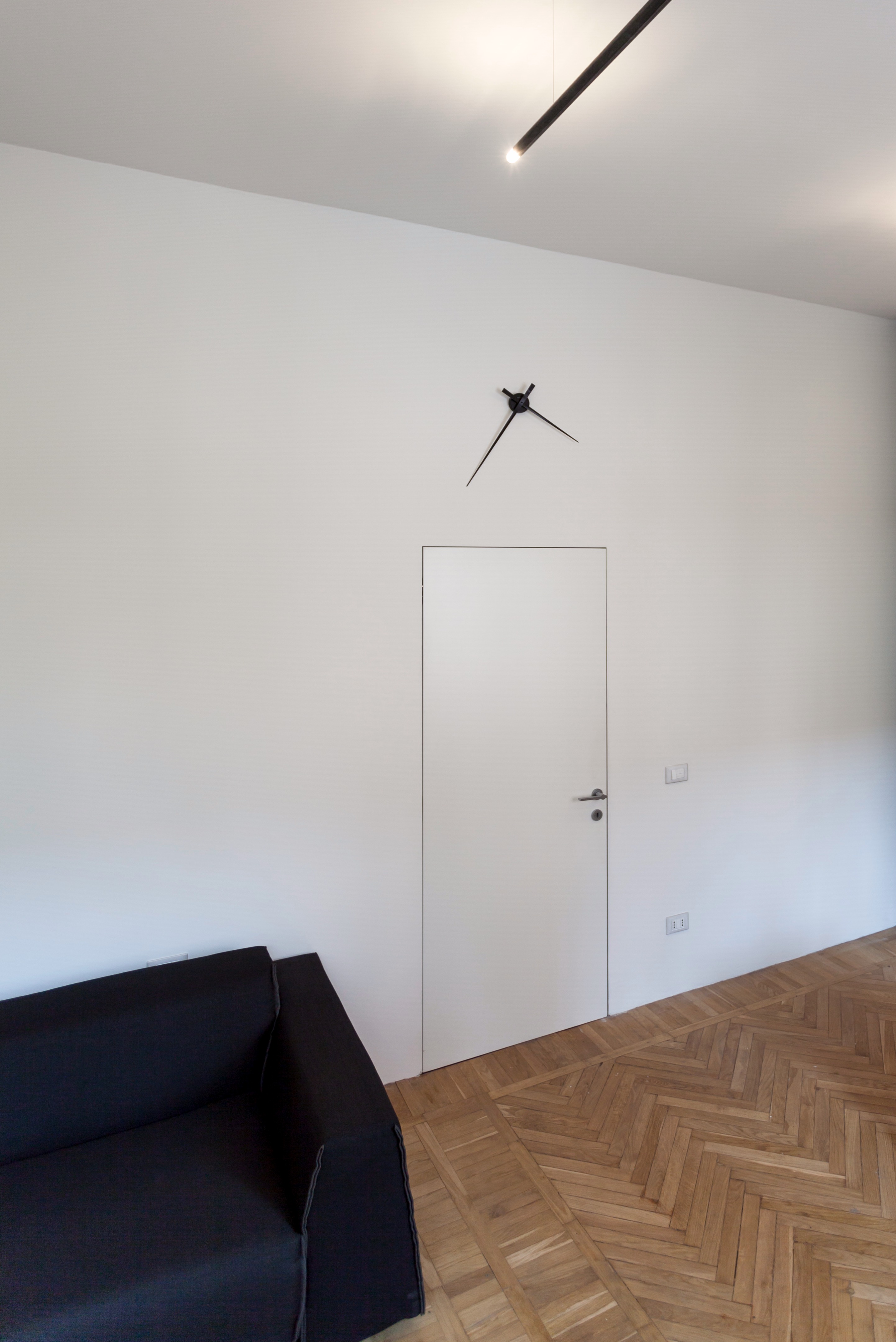 废弃办公室变身为高雅公寓-21