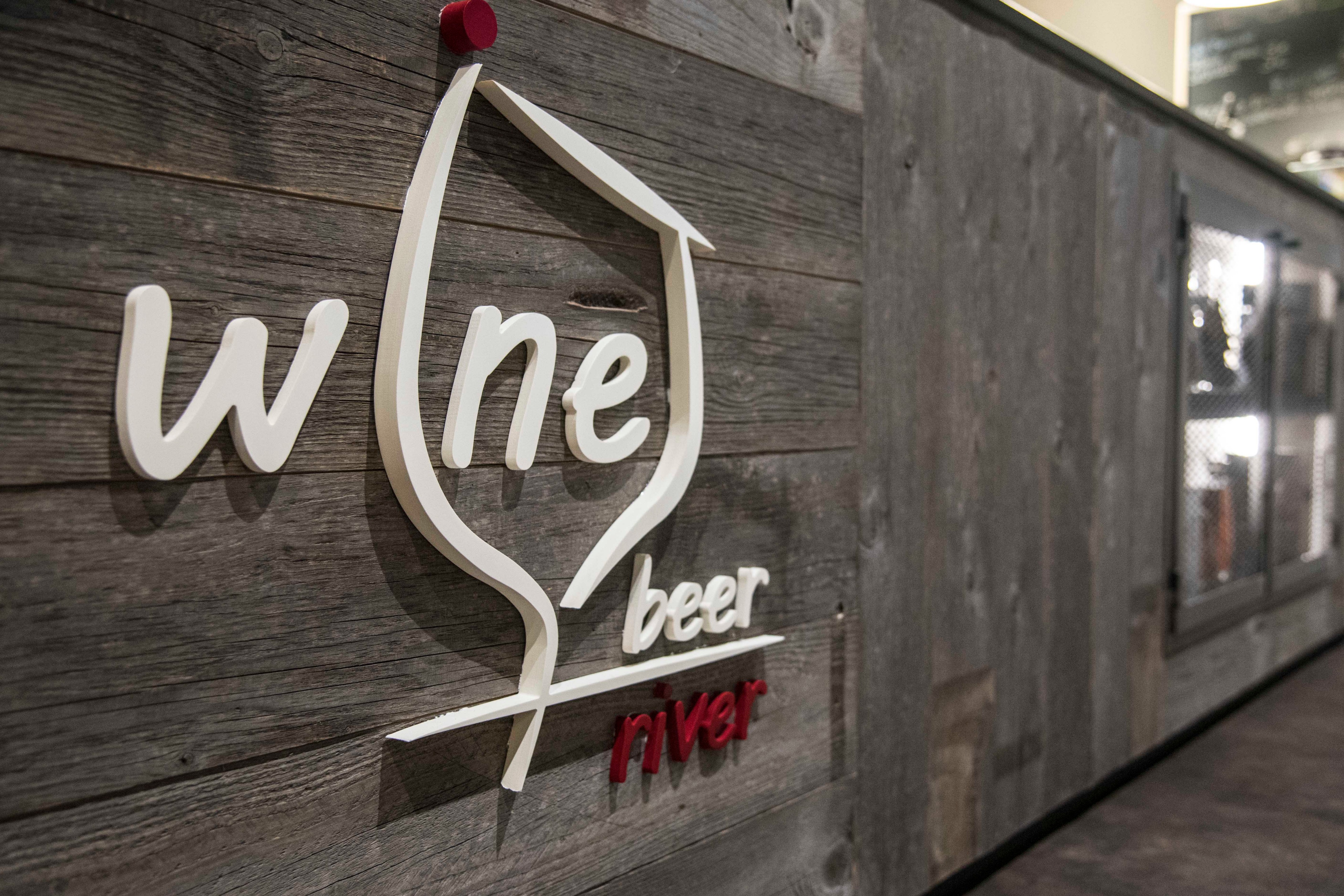 Wine Beer River 酒吧-4