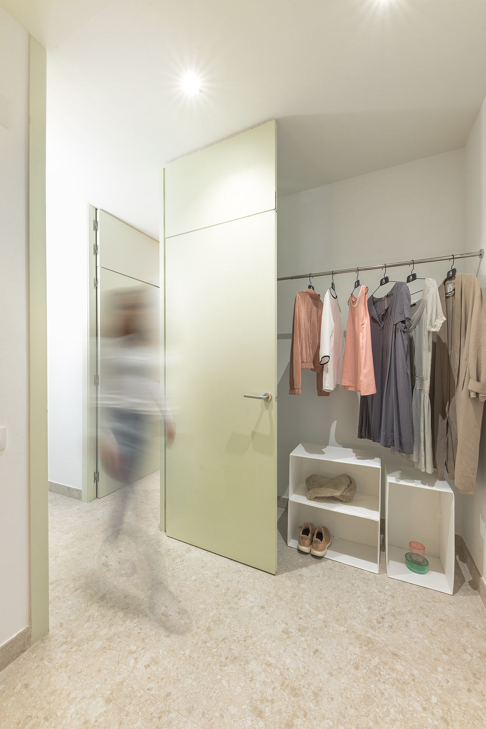 历史中心公寓的现代翻新-36