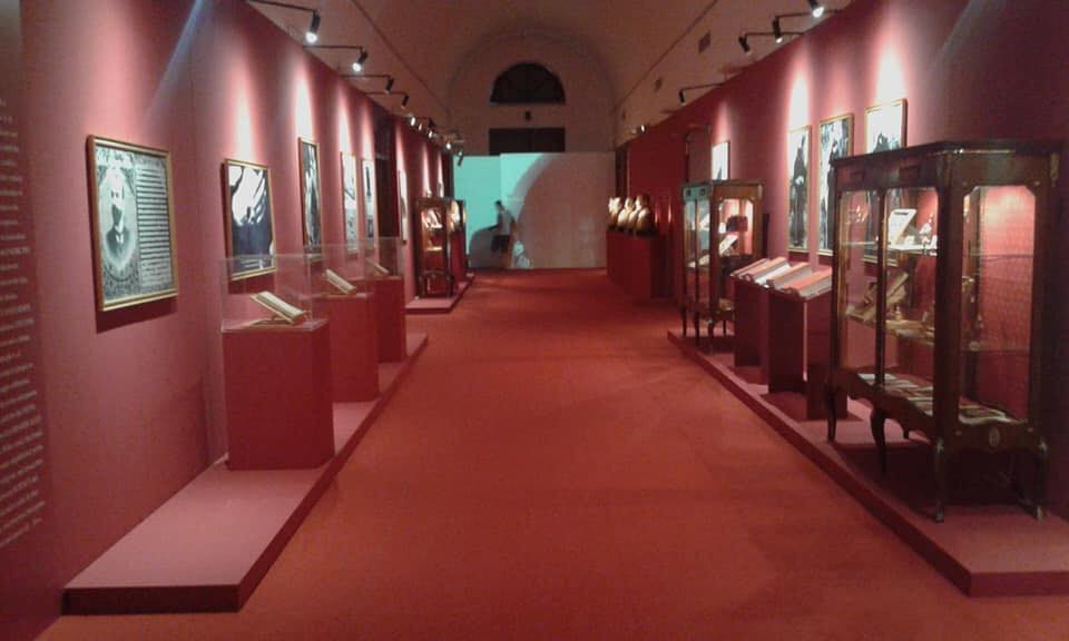 光芒万丈 | Padre Pio 展览设计-10