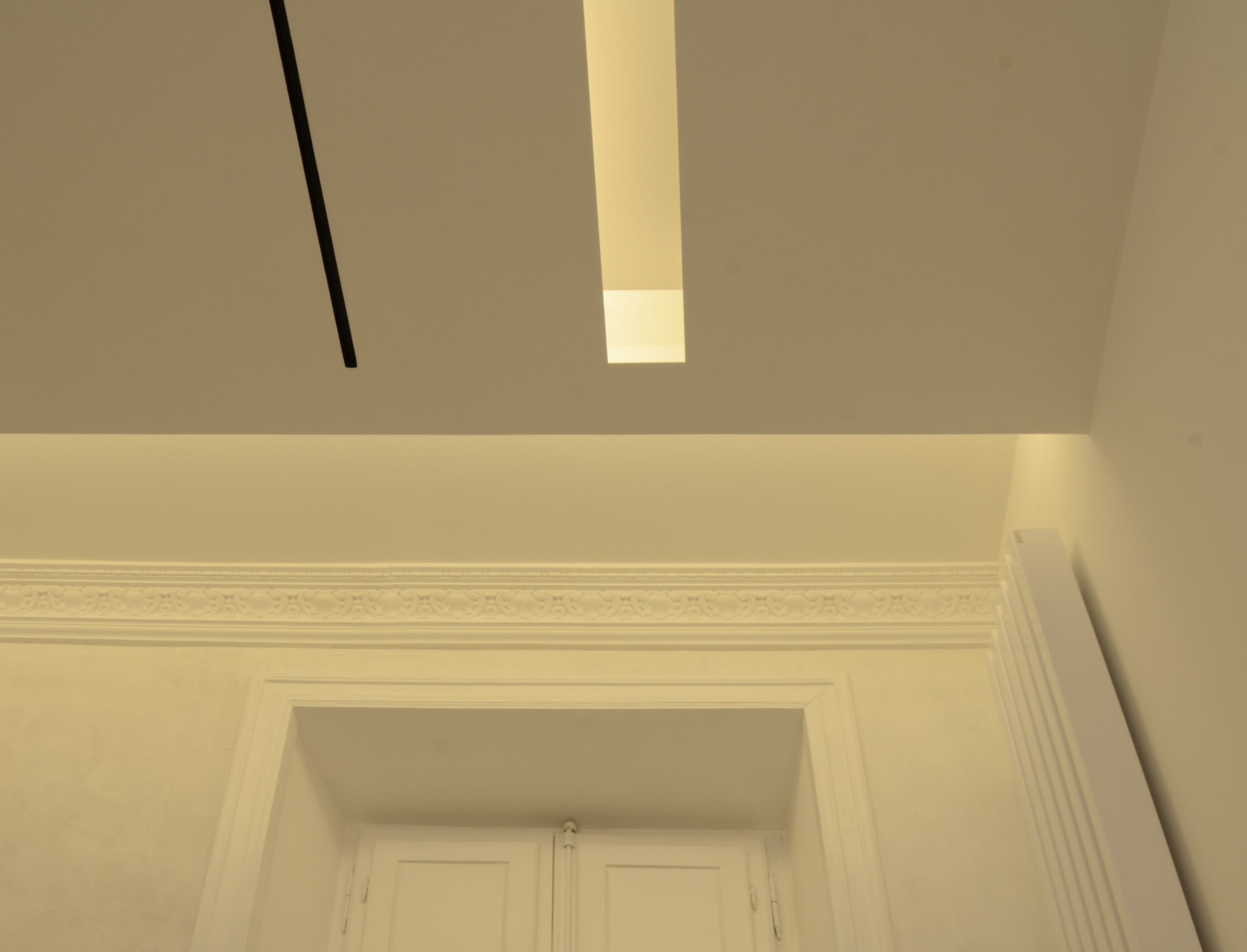 2010 年完成的 R+E 公寓 | 精致室内设计与定制家具的完美融合-7