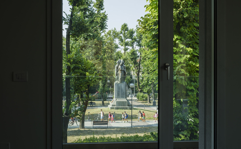 公园边的房子-7