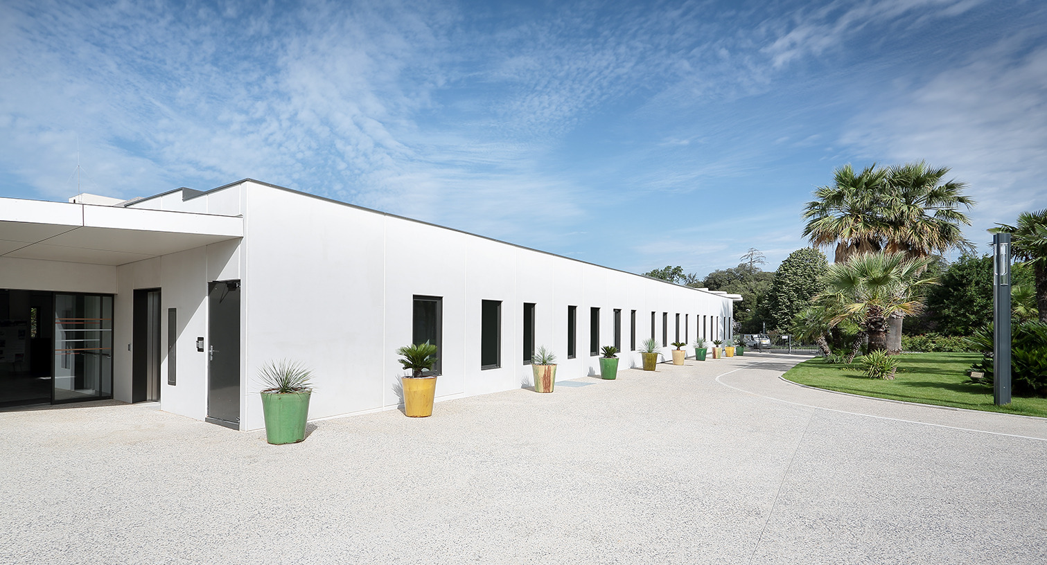 光与绿意共融的阿尔茨海默病疗养空间-2