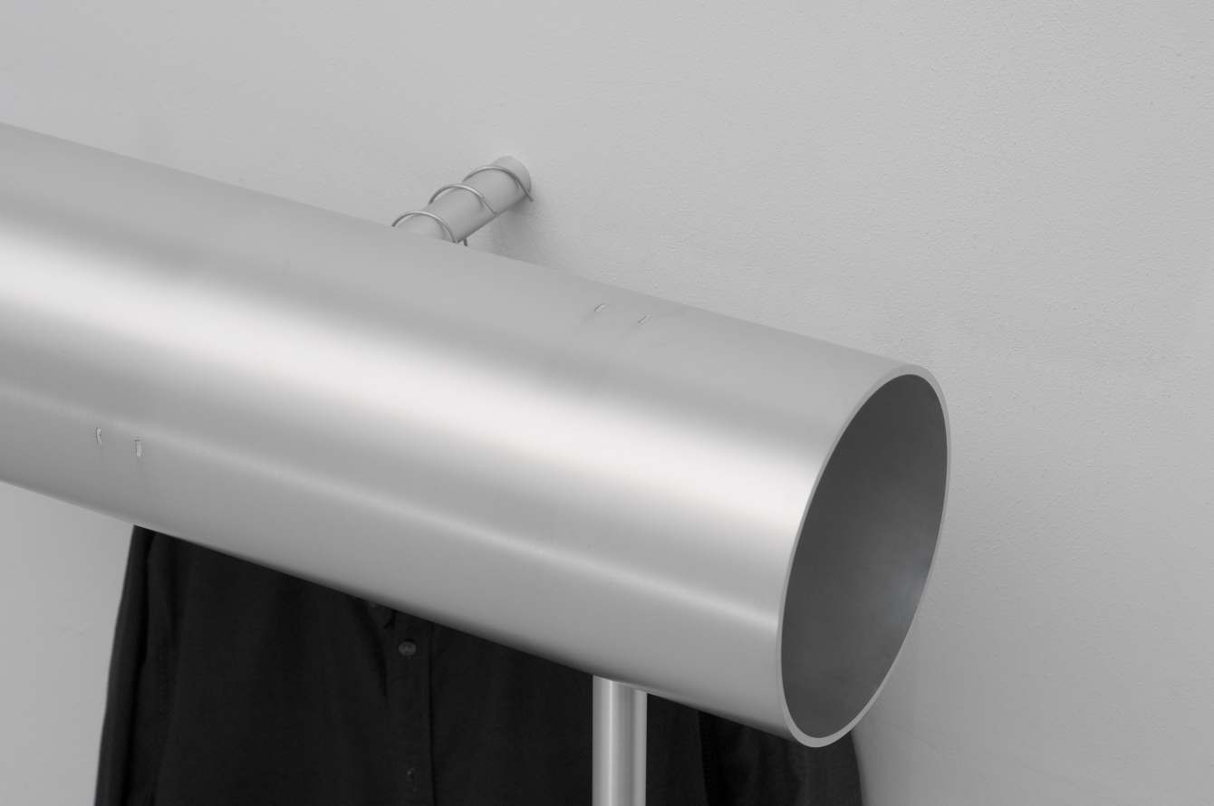 极简风格“隧道”置衣架，无物理紧固件，展现新材料新技术魅力-7