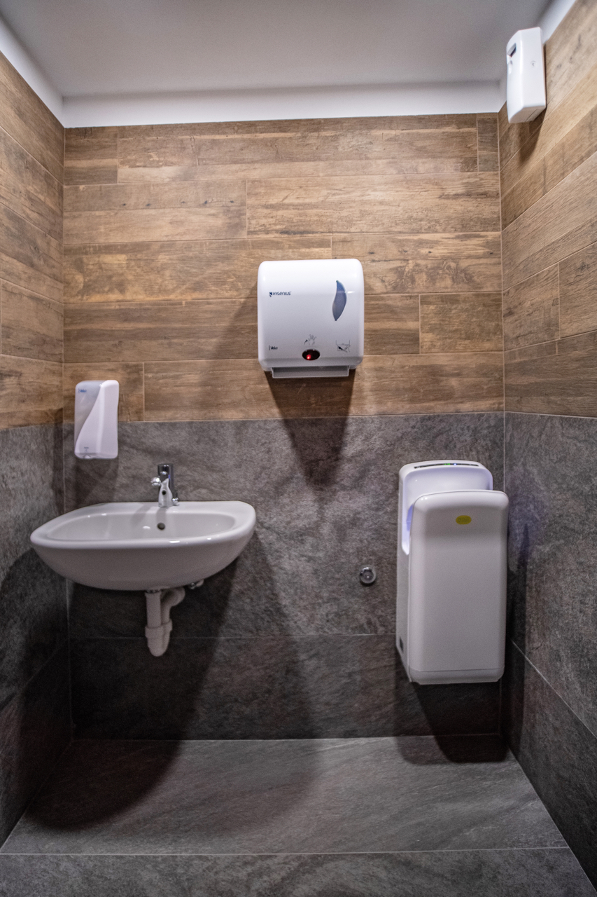 雪山之上的温馨猫舍——La Tana del Gatto 餐厅设计-58