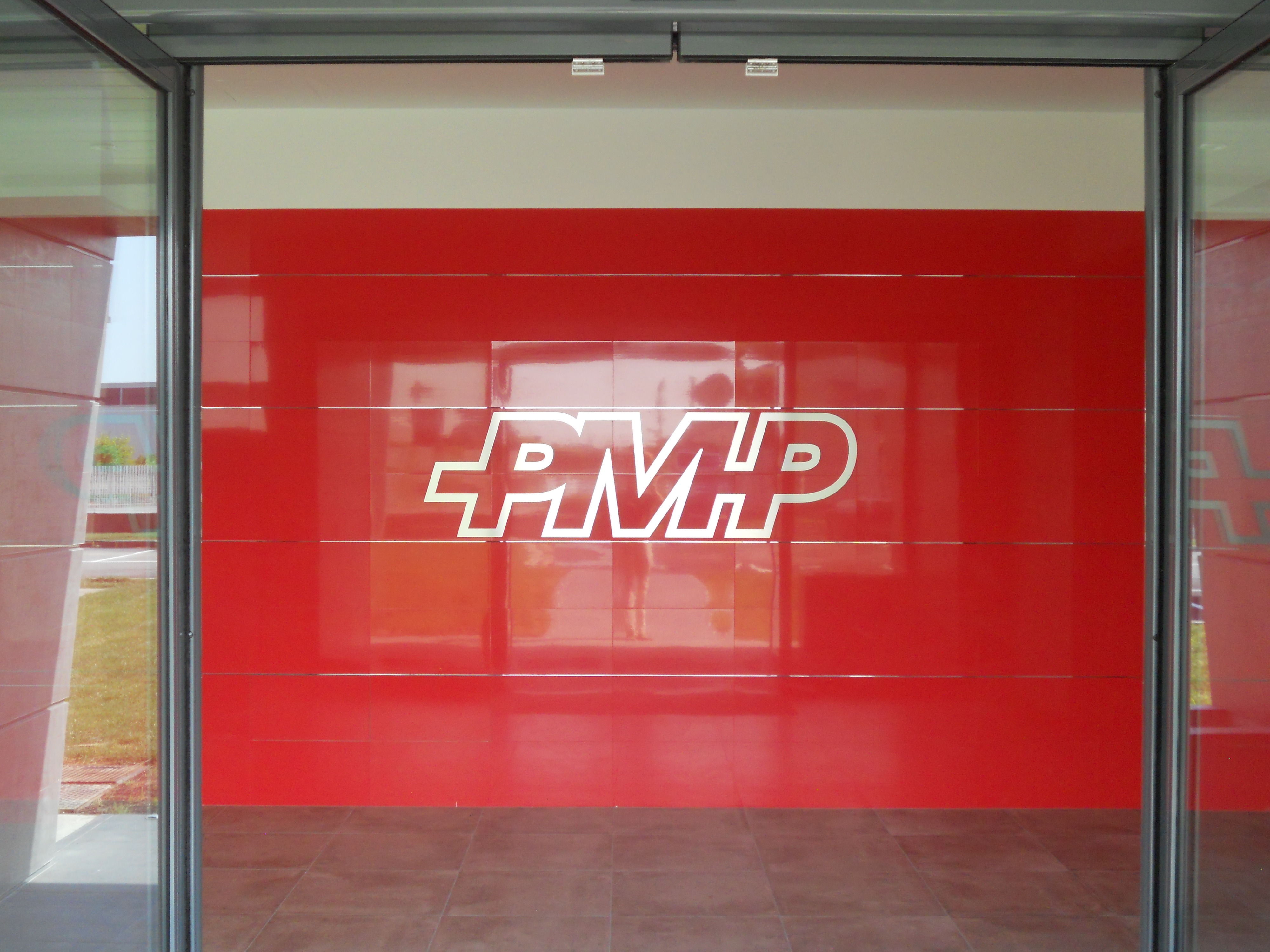 2015 年 PMP Industries 企业总部餐厅室内设计-3