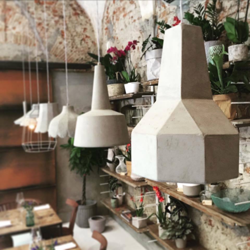 复古韵味与现代设计共融的餐厅空间-7