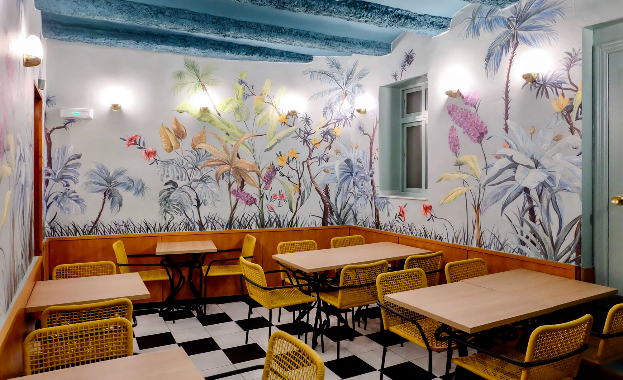 未来主义风格酒吧,法式皇家咖啡厅创新之作-0