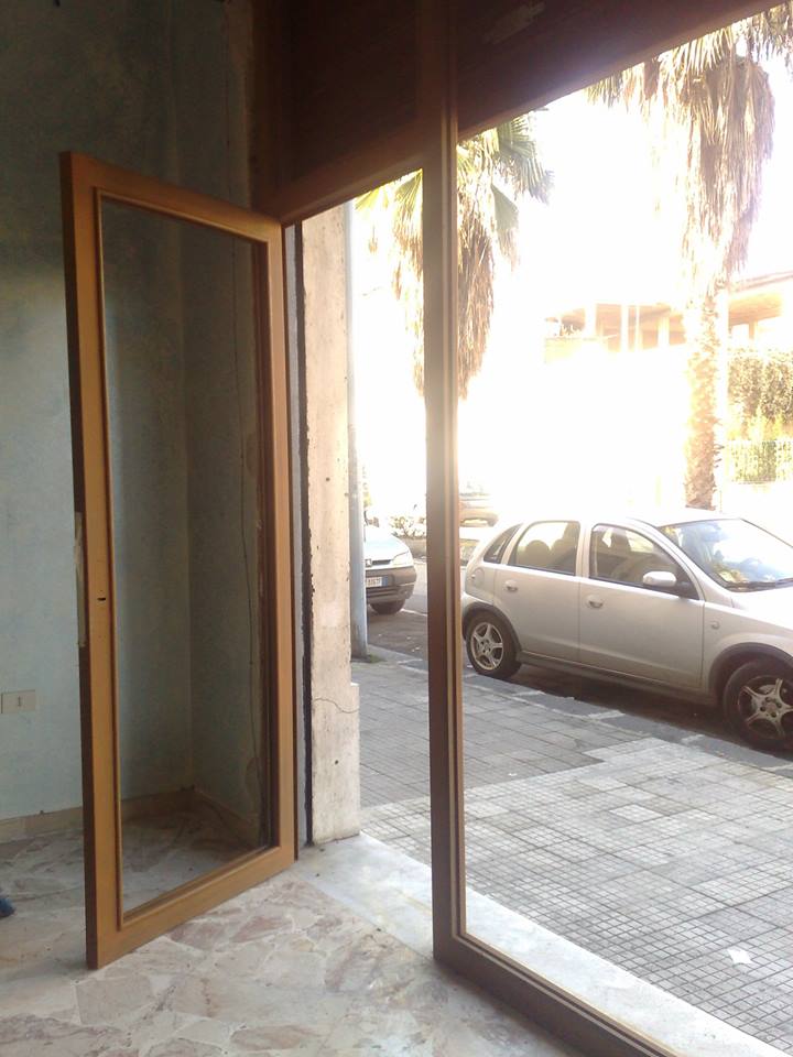 量身定制货架的 110 平米店铺翻新设计-12