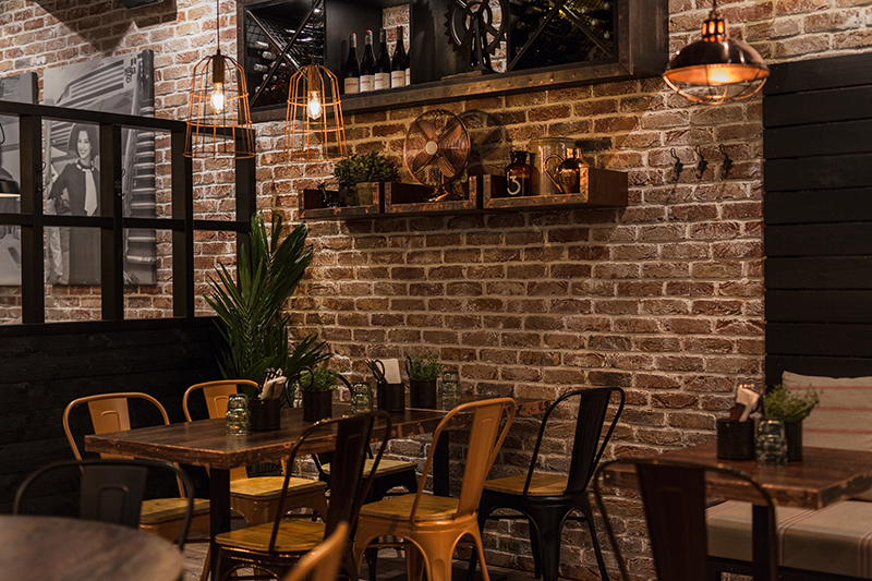 芬兰 Jumbo 购物中心的"Makaronitehdas"餐厅,工业风内饰引人入胜-14