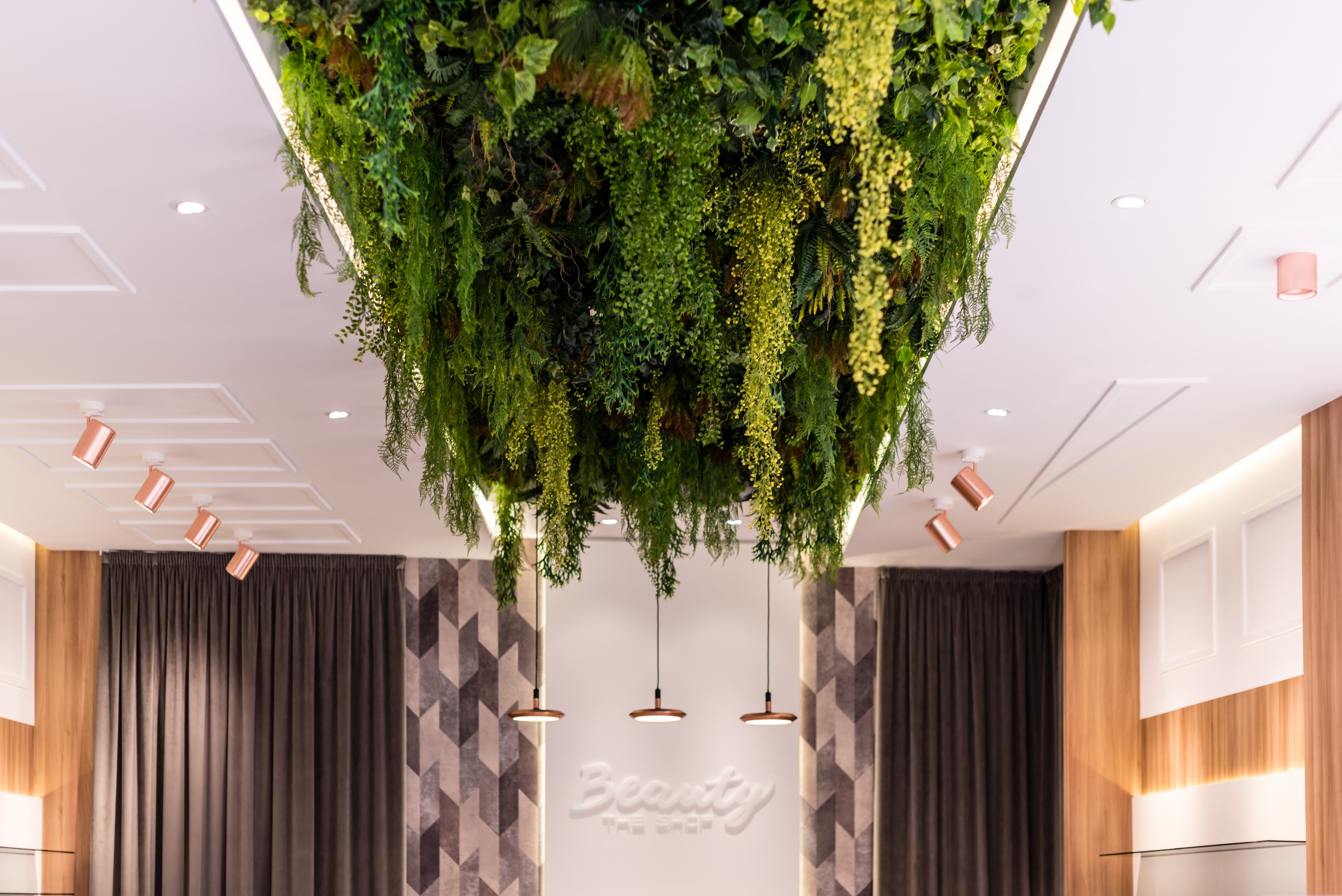 精致香氛护肤品店的永恒魅力-37