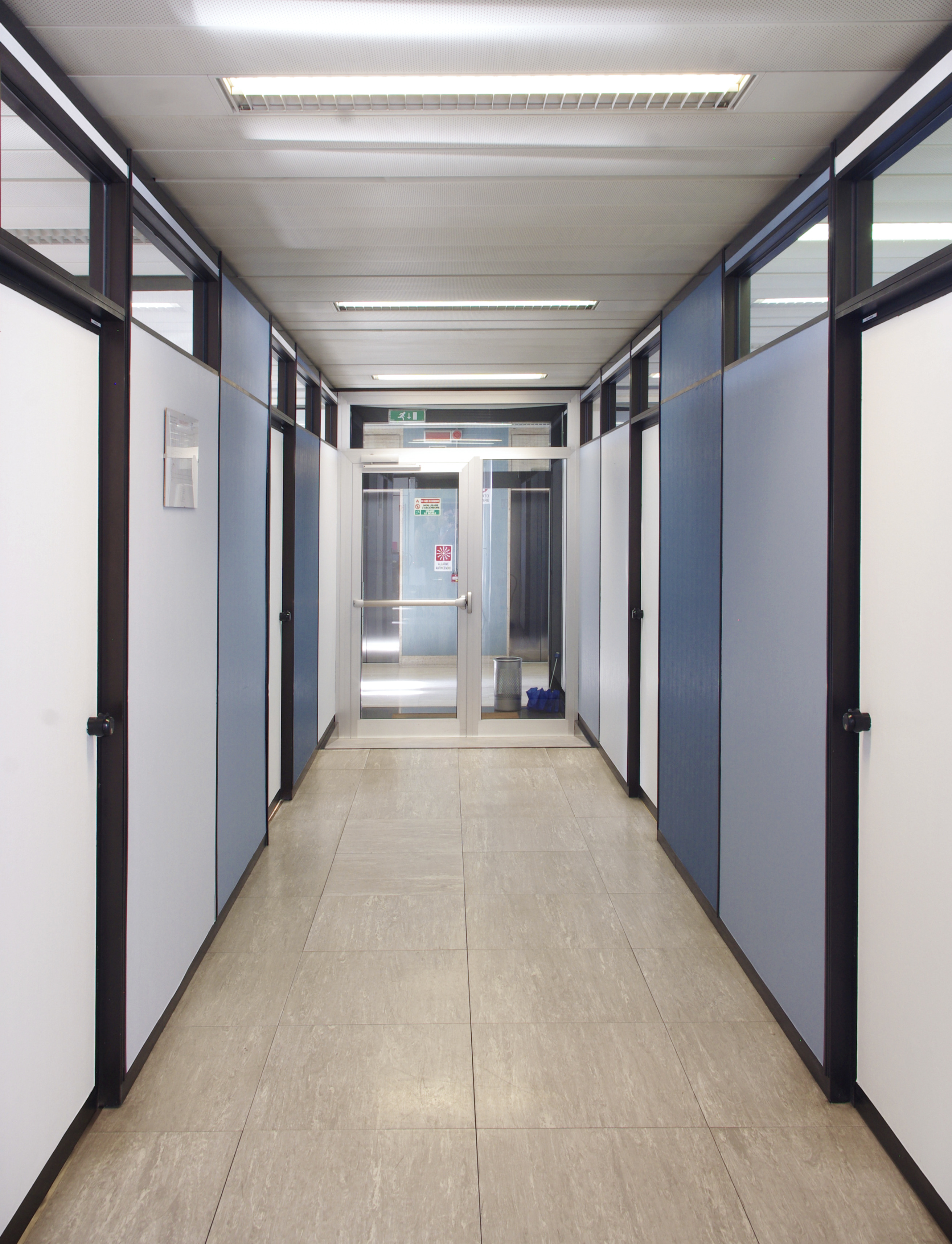 博洛尼亚天际线办公室翻新-5