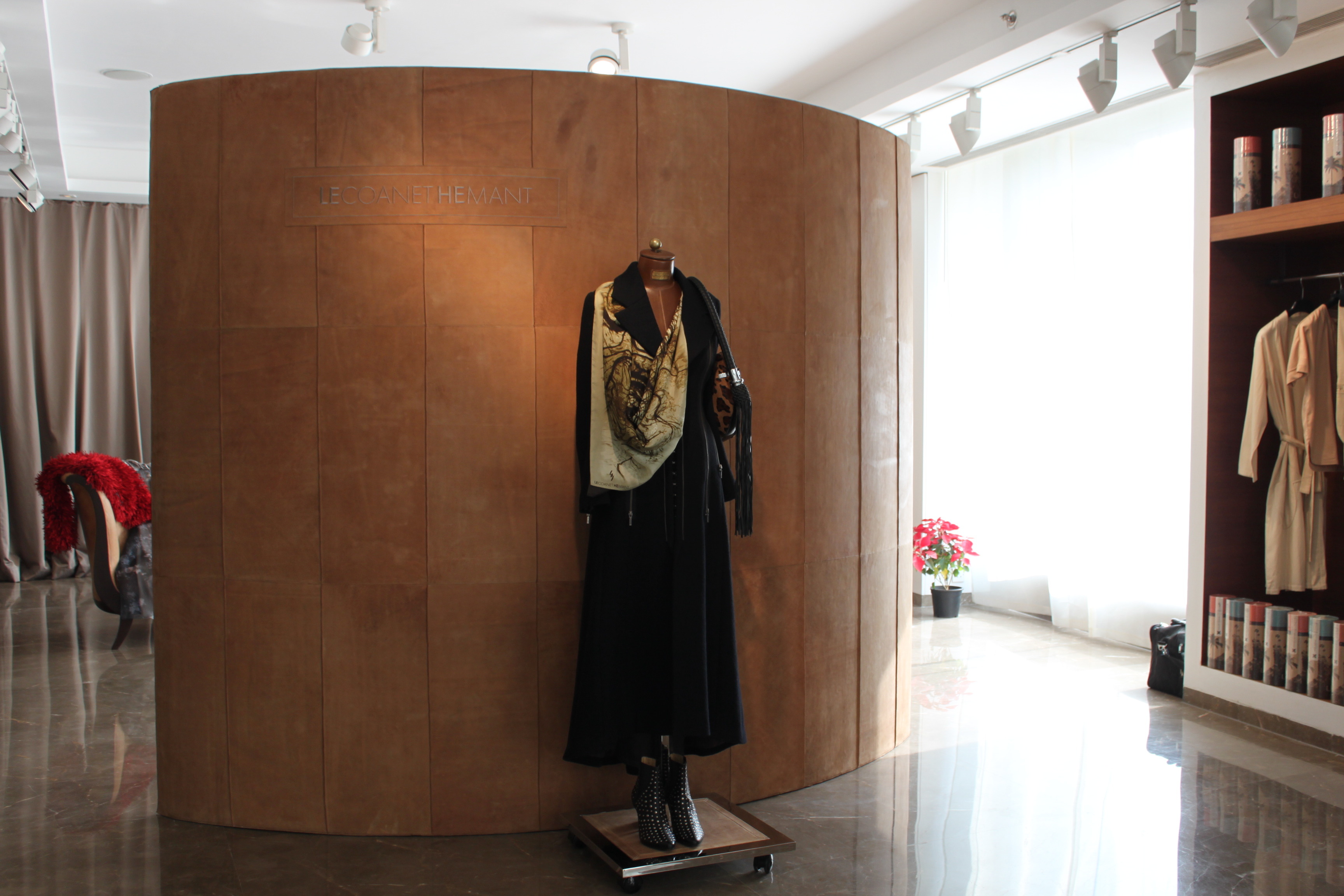 2013 年完成的莱科汉内·赫曼特展示厅室内设计-3