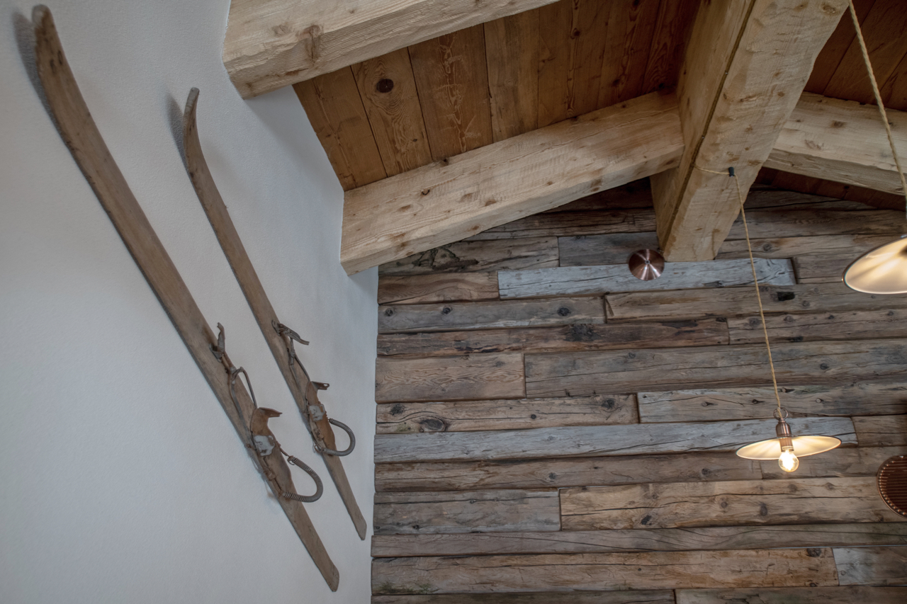 雪山之上的温馨猫舍——La Tana del Gatto 餐厅设计-27