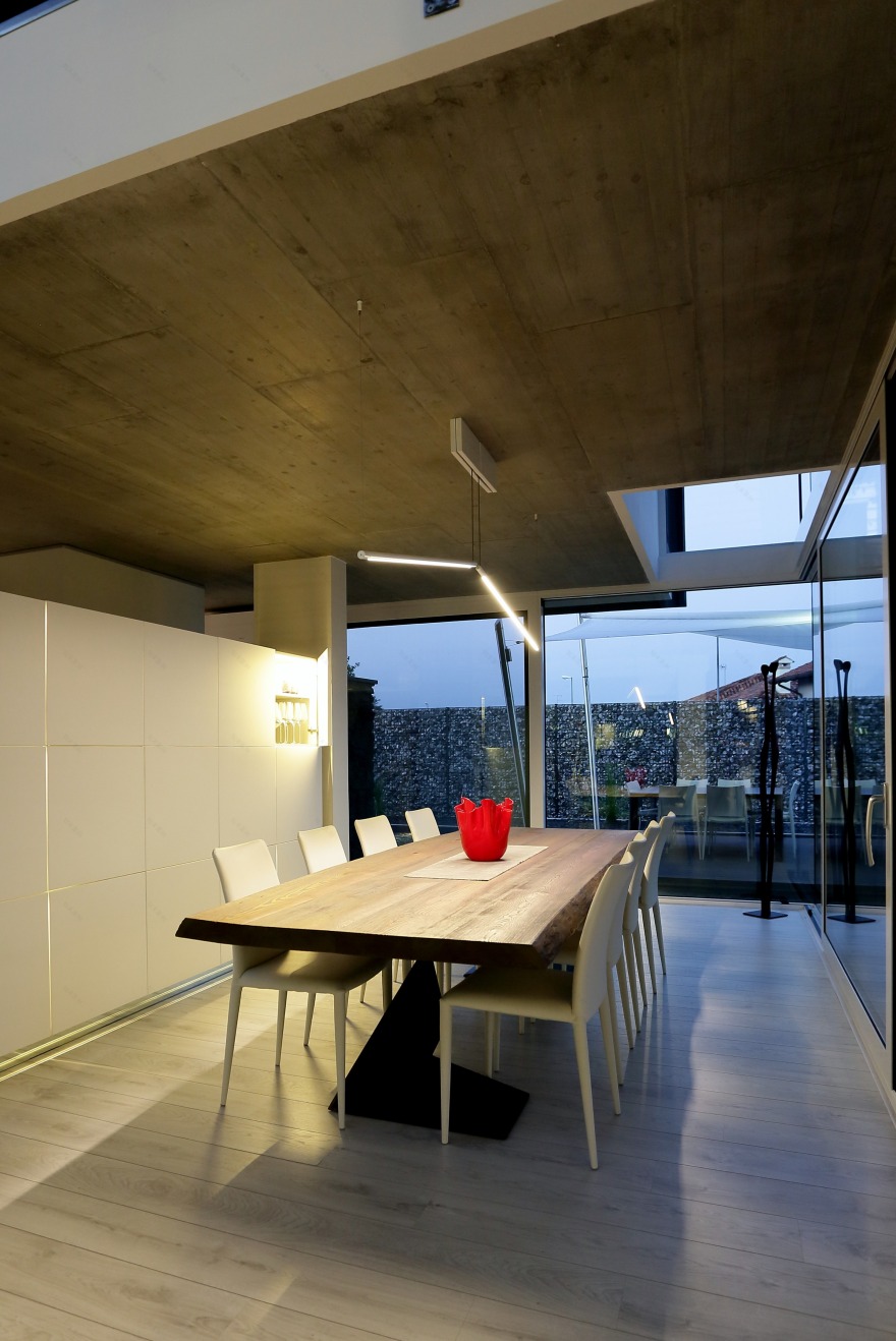 光影交织的"Villa di Luce e Riflessi"-4