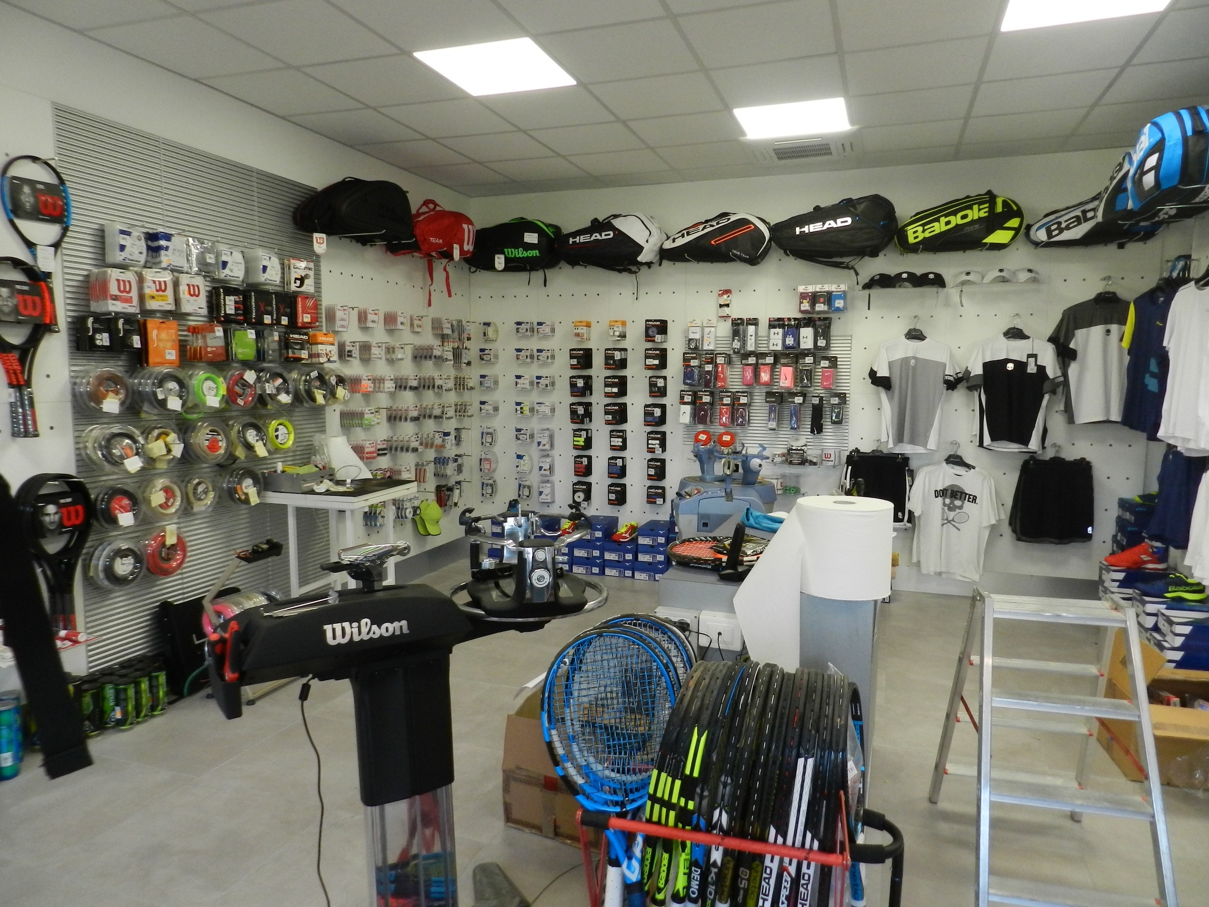 运动服饰专卖店设计-26