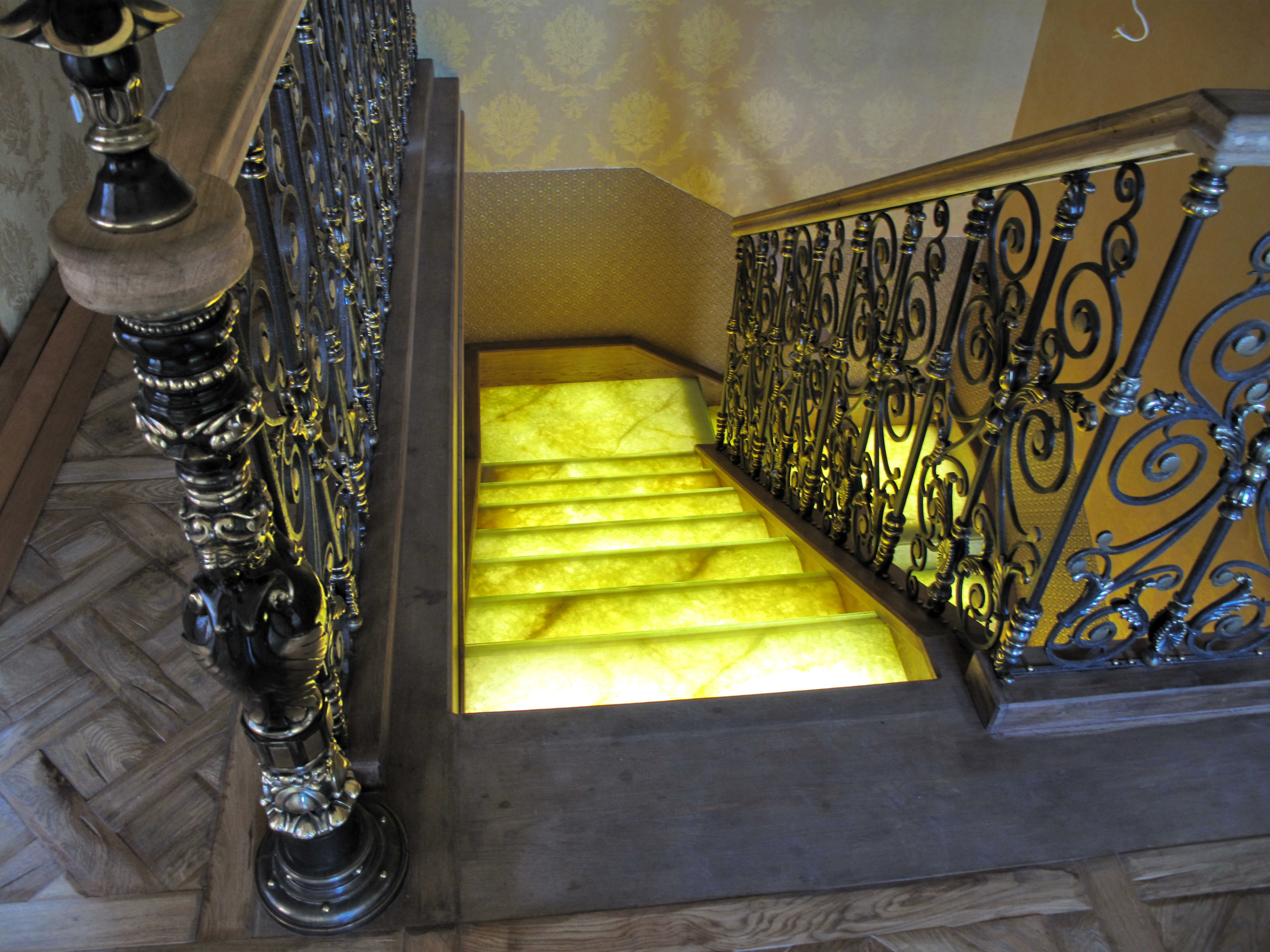 2012 年经典风格钢制单家庭住宅楼梯设计-6