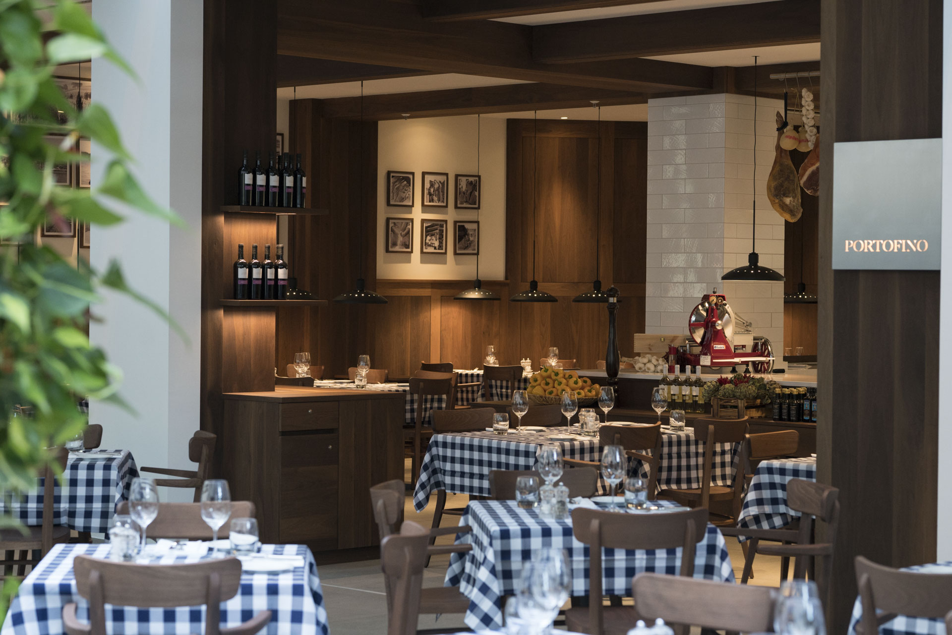 2017 年完成的 Hotel Estrel Portofino 餐厅室内设计-16