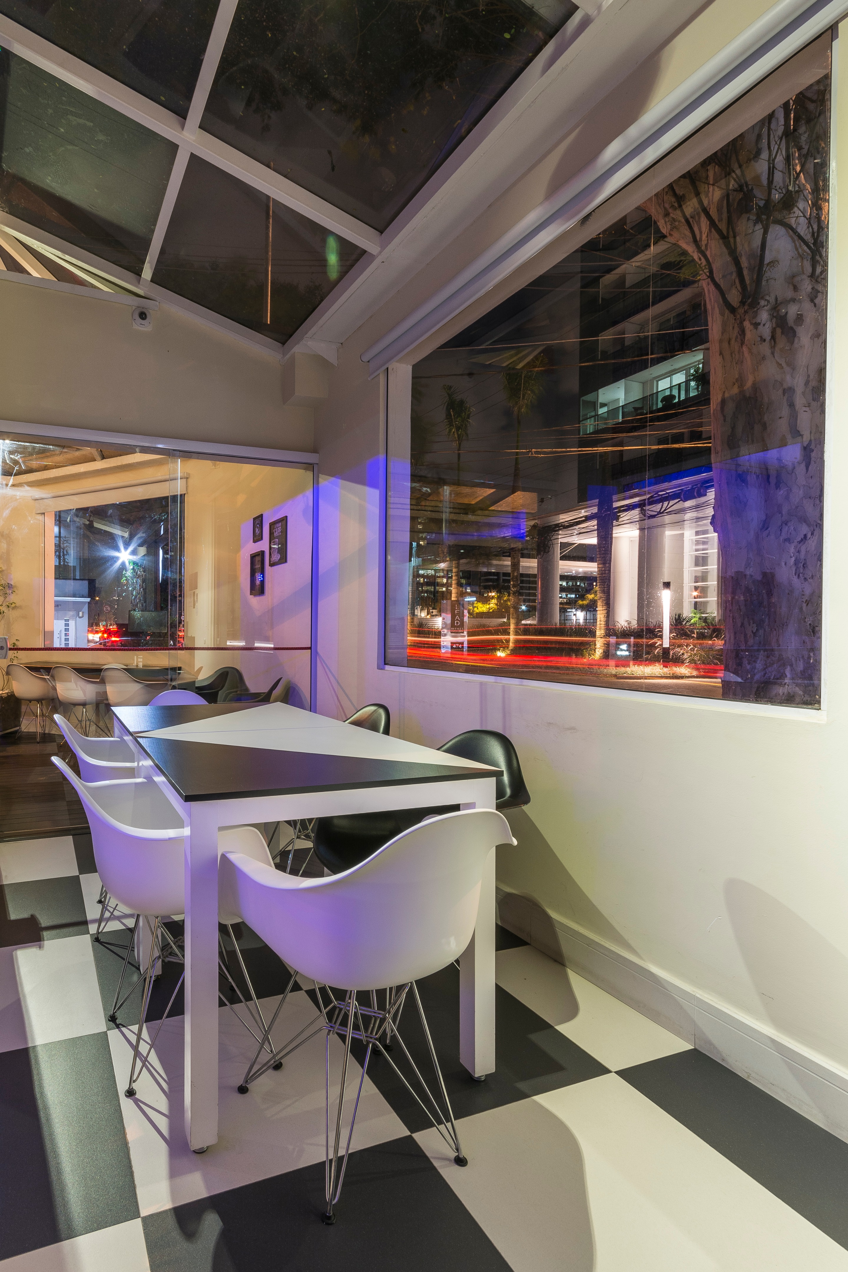 2015 年完成的“Café Voyage”室内设计案例-1