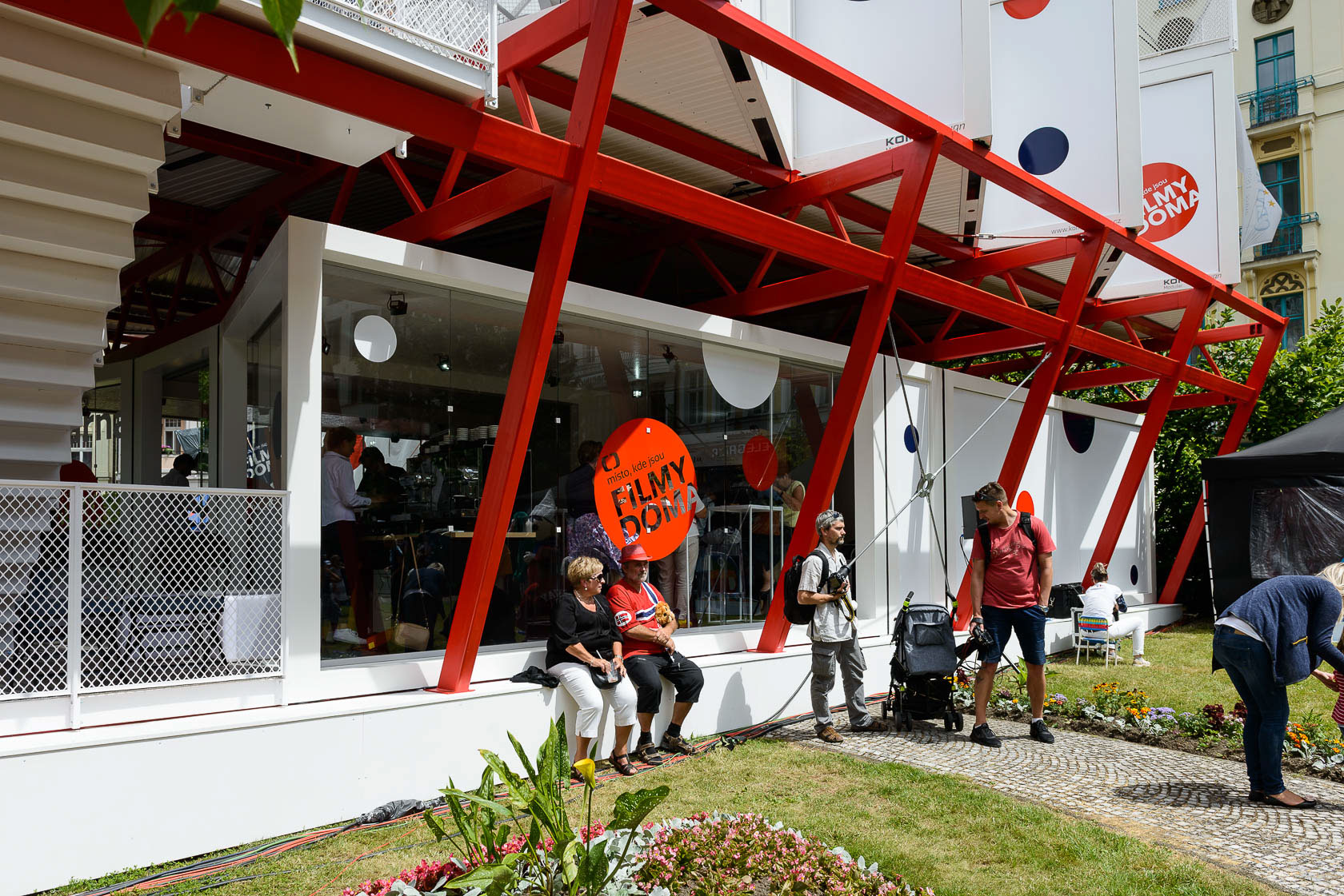 悬浮模块打造的红钢电视大厦-2