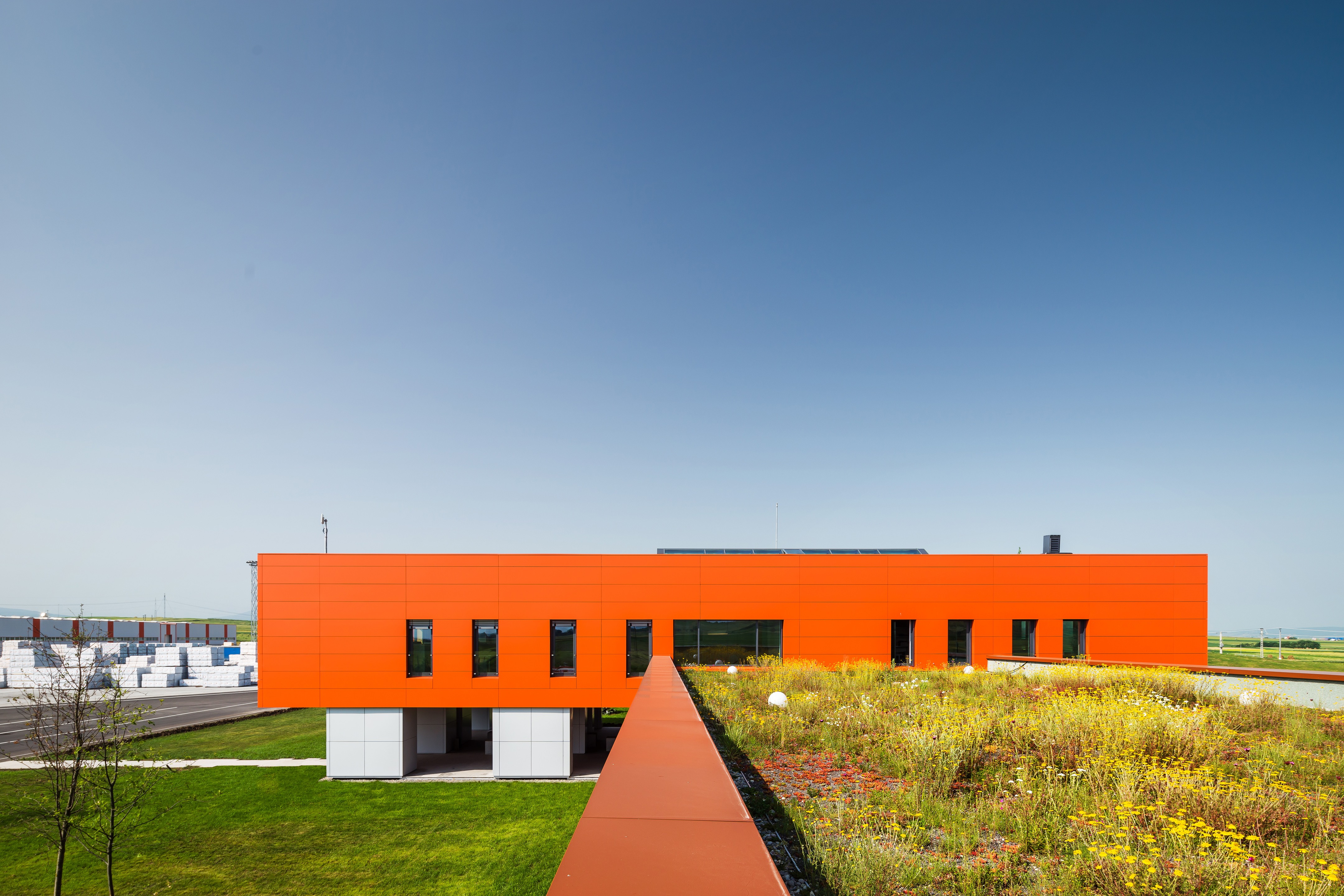 欧洲首例 CLT 结构多舒适办公建筑-1