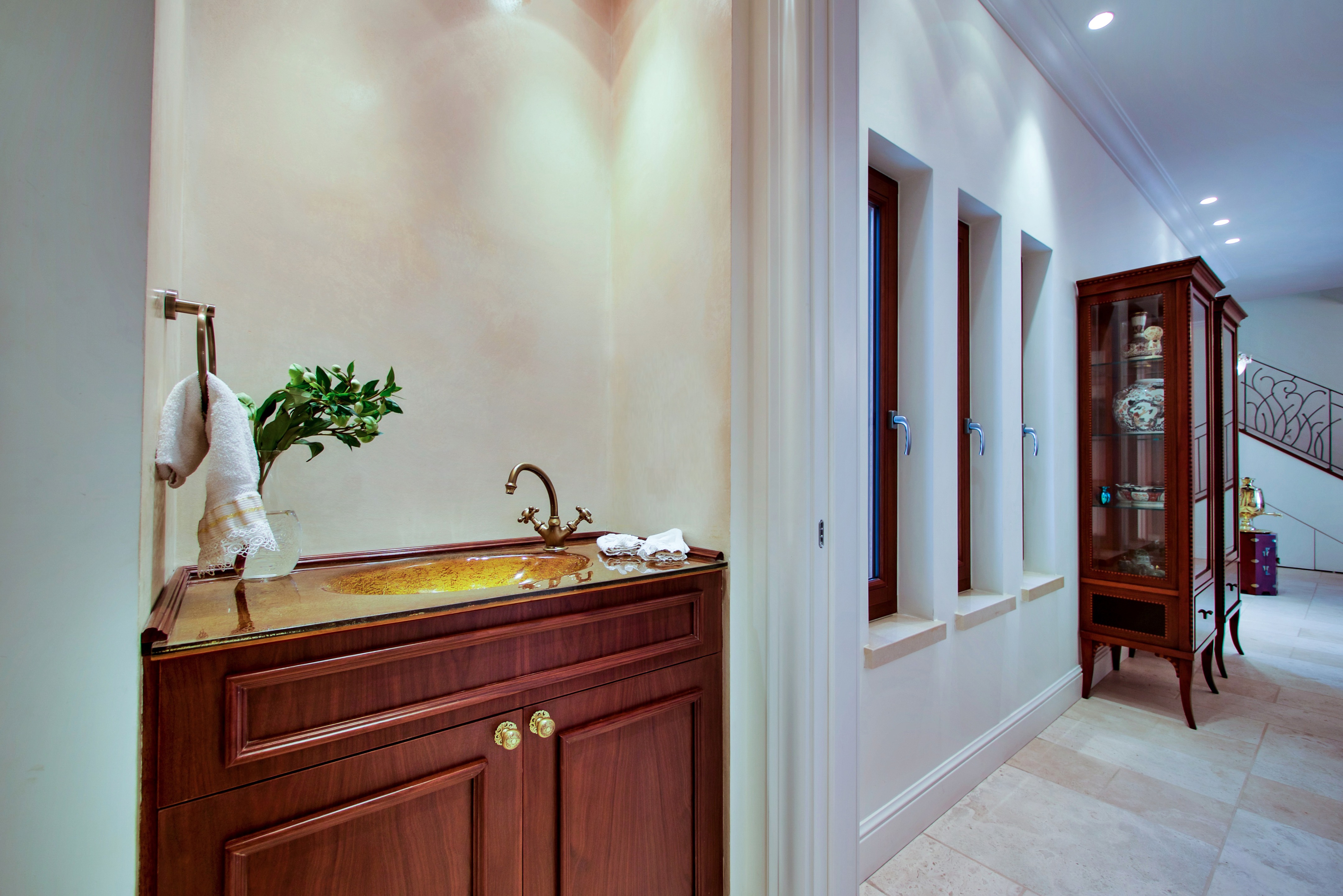 Jerusalem 历史地标公寓的优雅传统室内设计-17