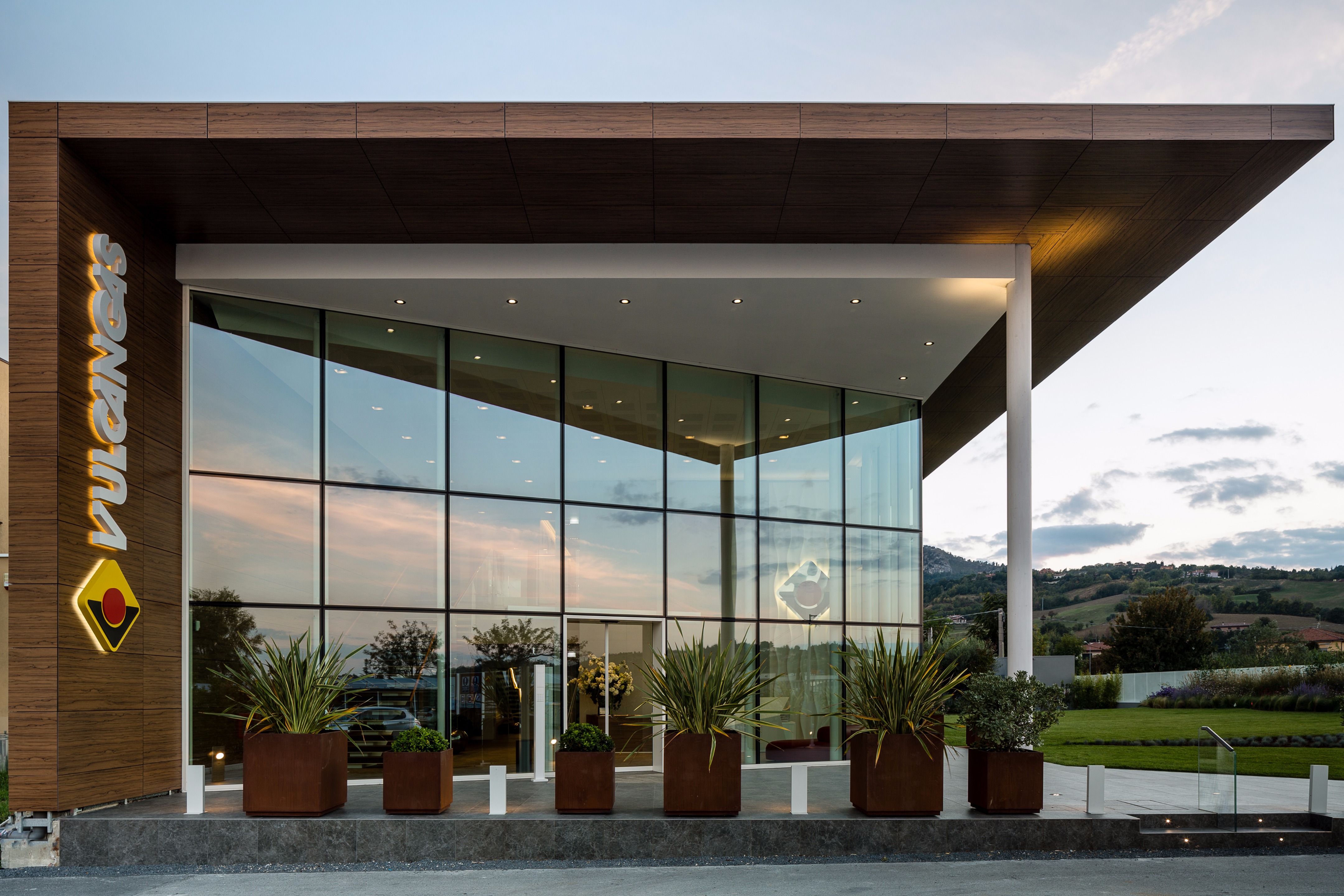 火山气体办公楼室内设计-9