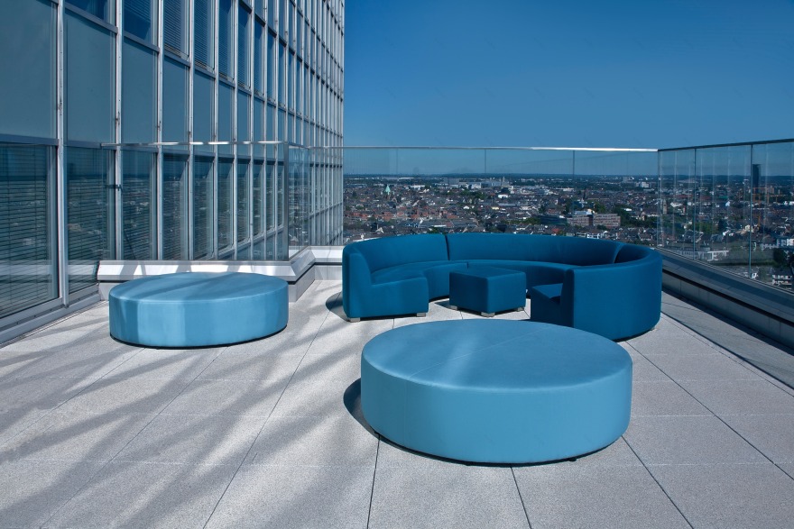 德国杜塞尔多夫 Dreischeibenhaus 顶层露台 Phoeni· 餐厅酒吧-3