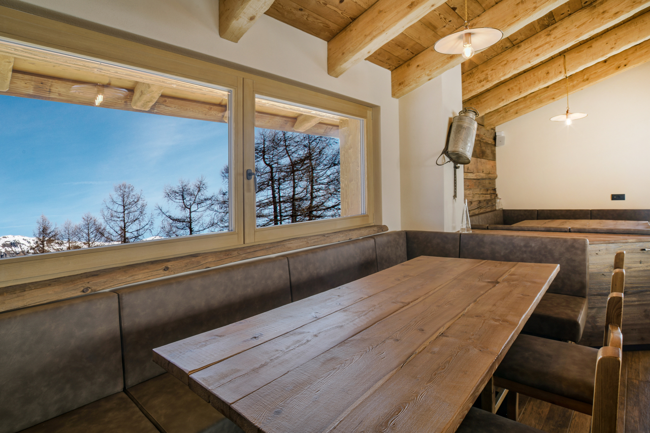 雪山之上的温馨猫舍——La Tana del Gatto 餐厅设计-24