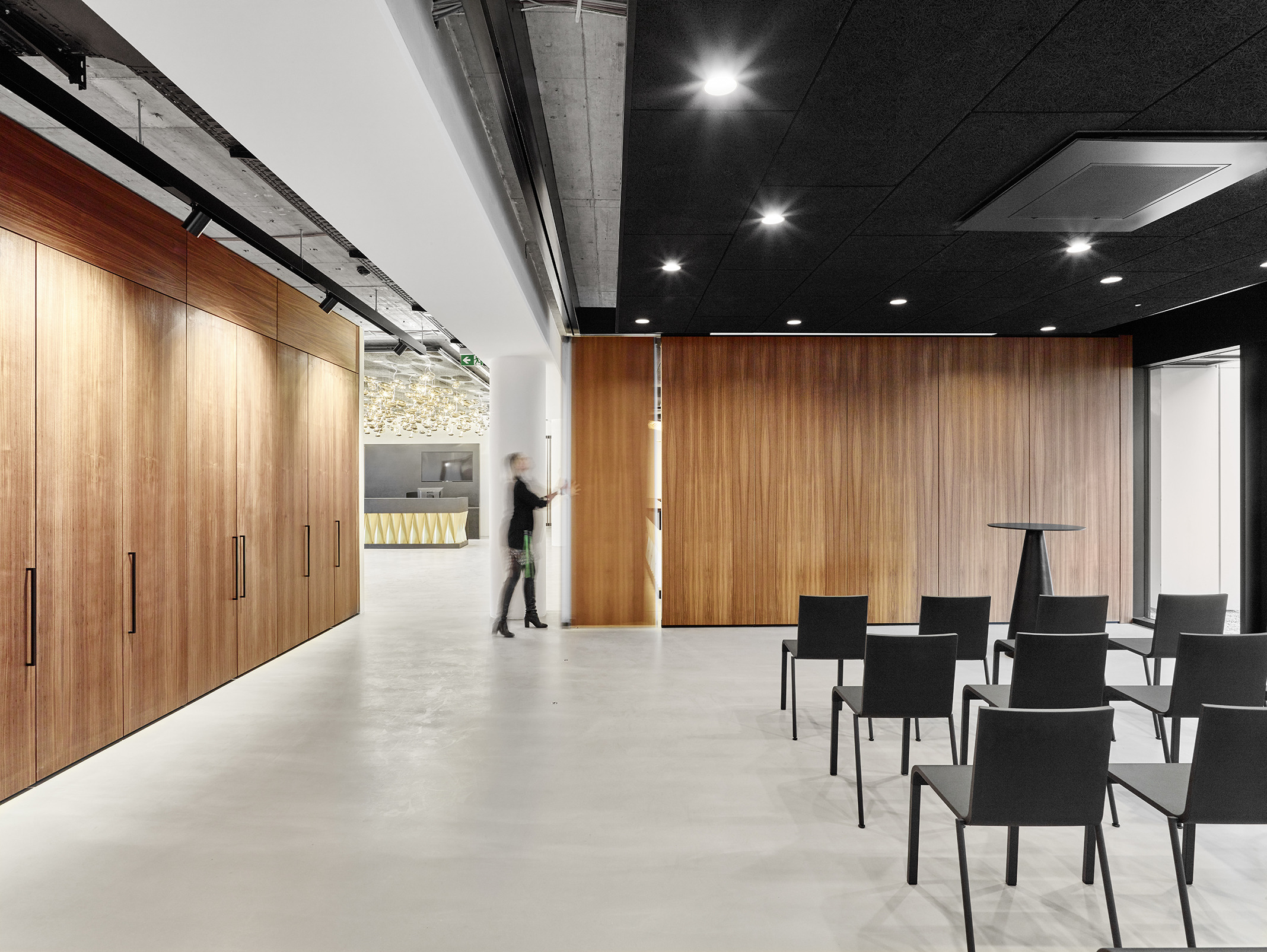 2017 年完成的办公室室内设计案例-8